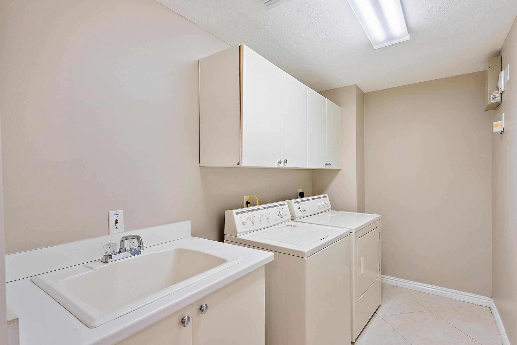 OCEAN ROYALE CONDOMINIUM - Residential