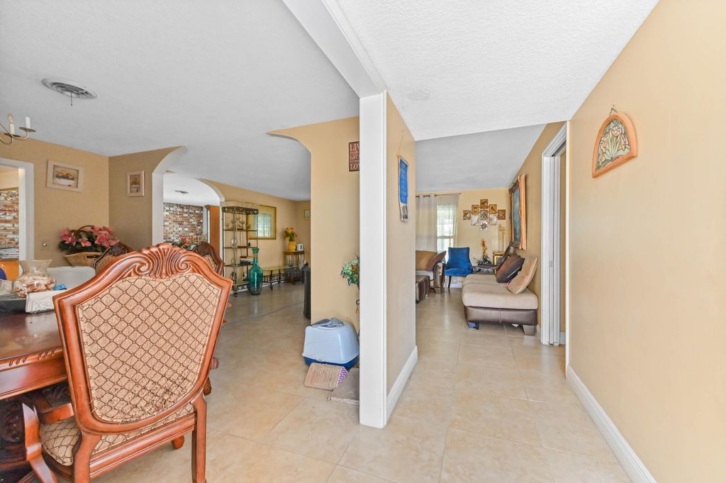 Photo of 315 SW 12th Avenue, Boynton Beach, FL 33435 (MLS # B26007373)