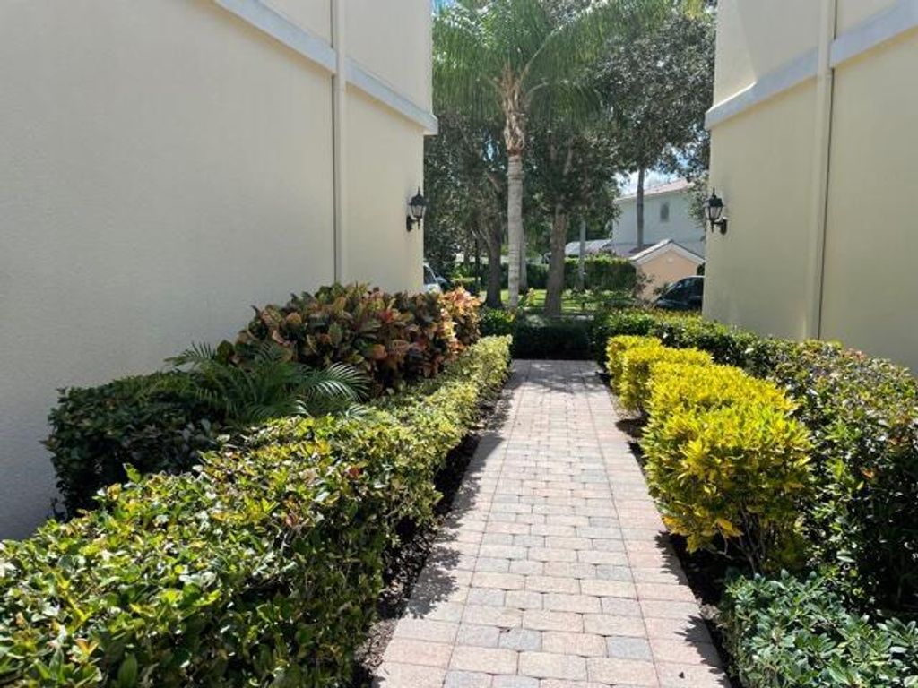 Photo of 470 Capistrano Drive, Palm Beach Gardens, FL 33410 (MLS # R10928669)