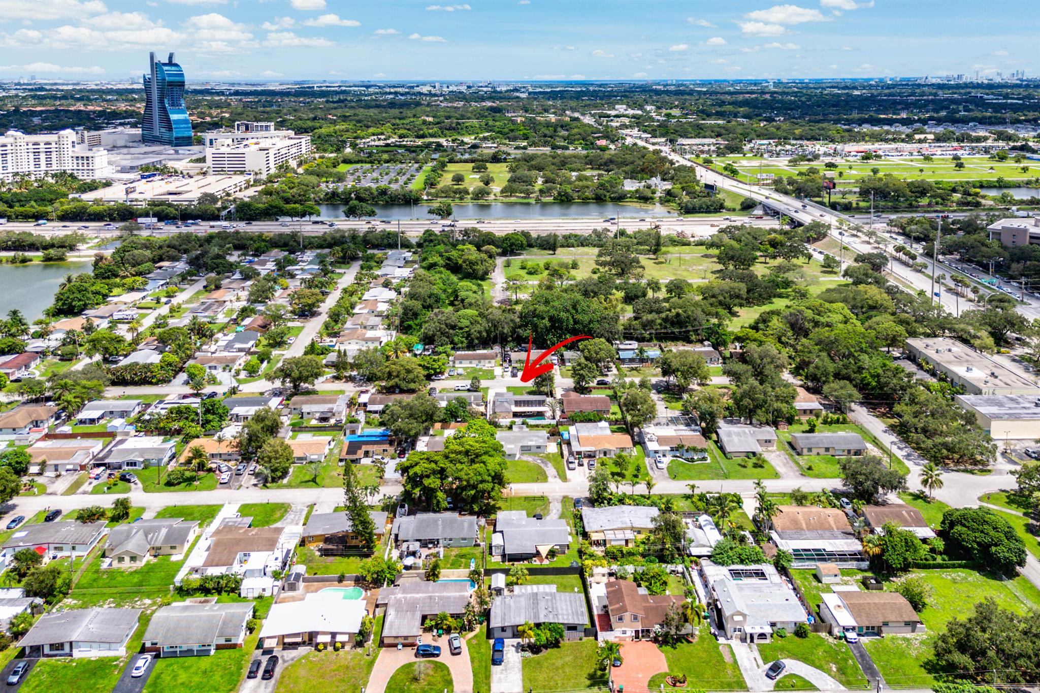SILVER LAKE - Residential