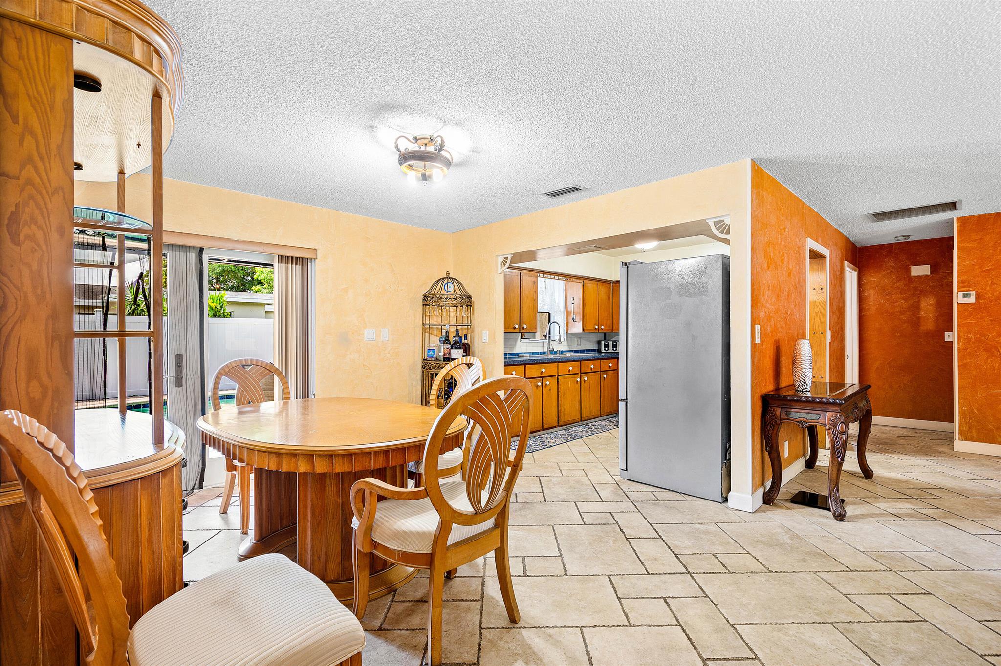 SILVER LAKE - Residential