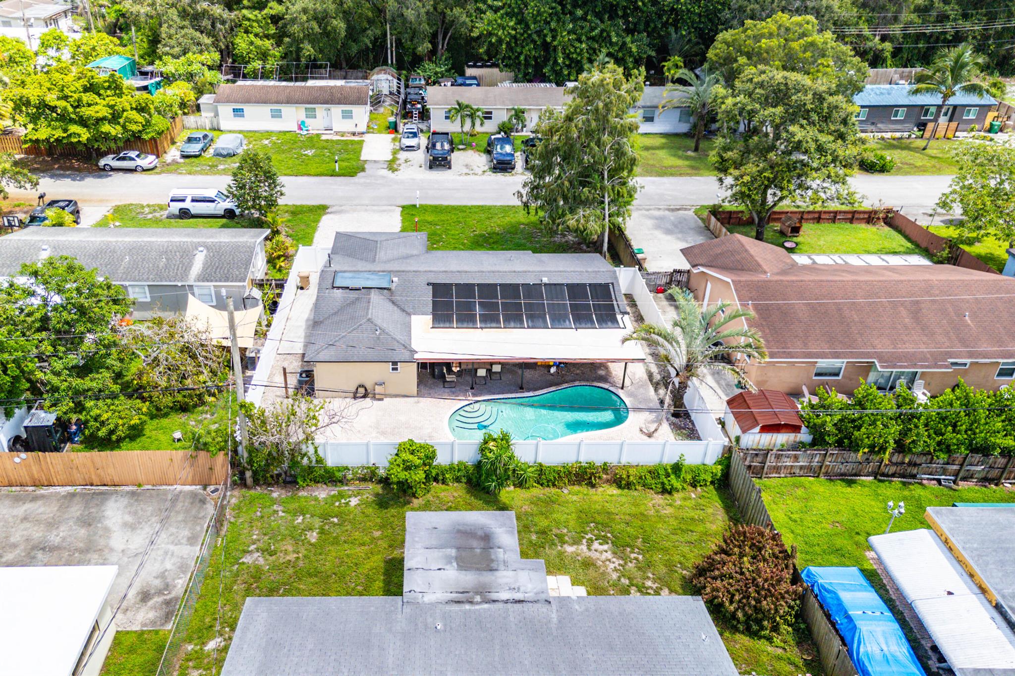SILVER LAKE - Residential