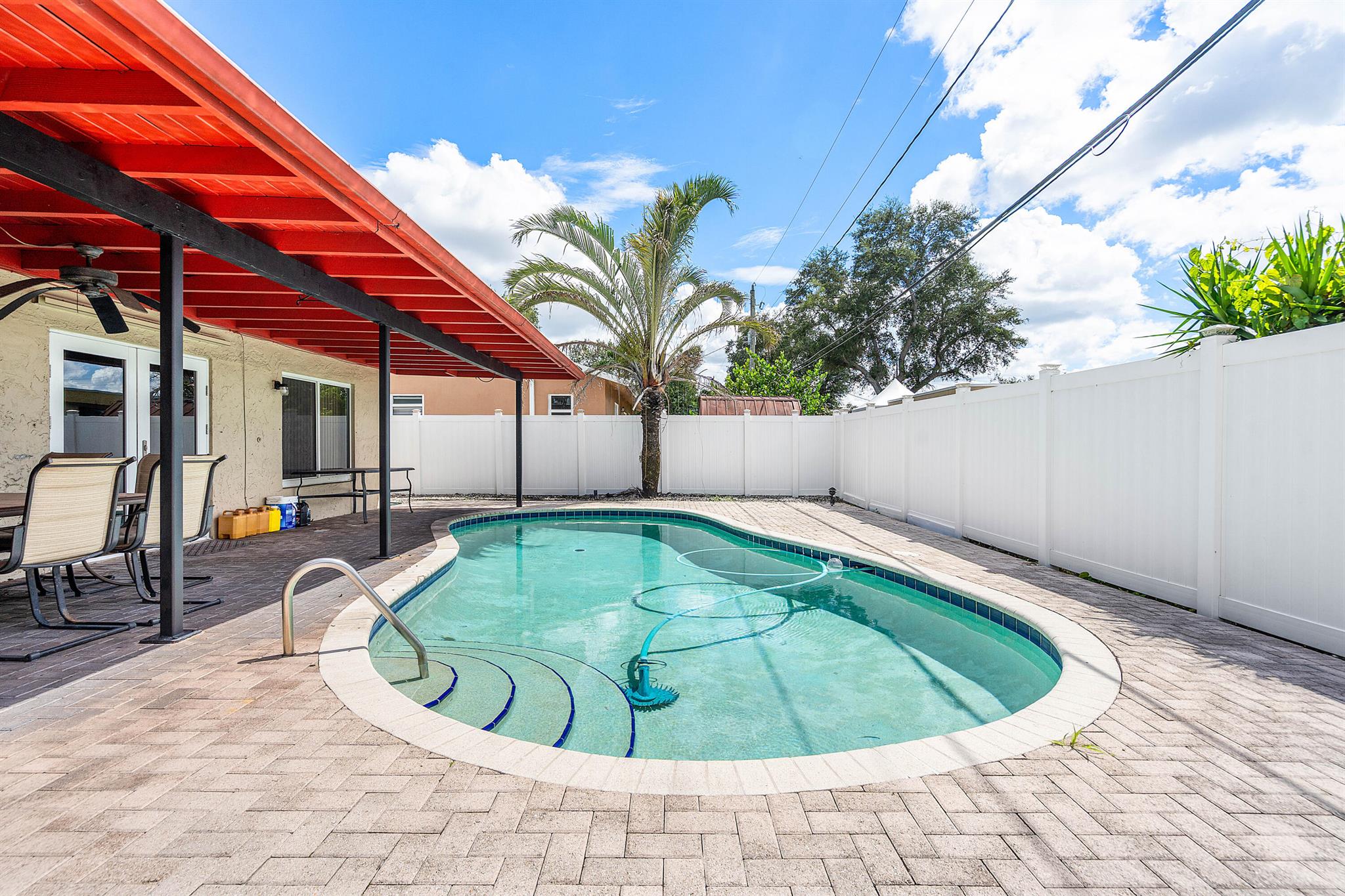 SILVER LAKE - Residential