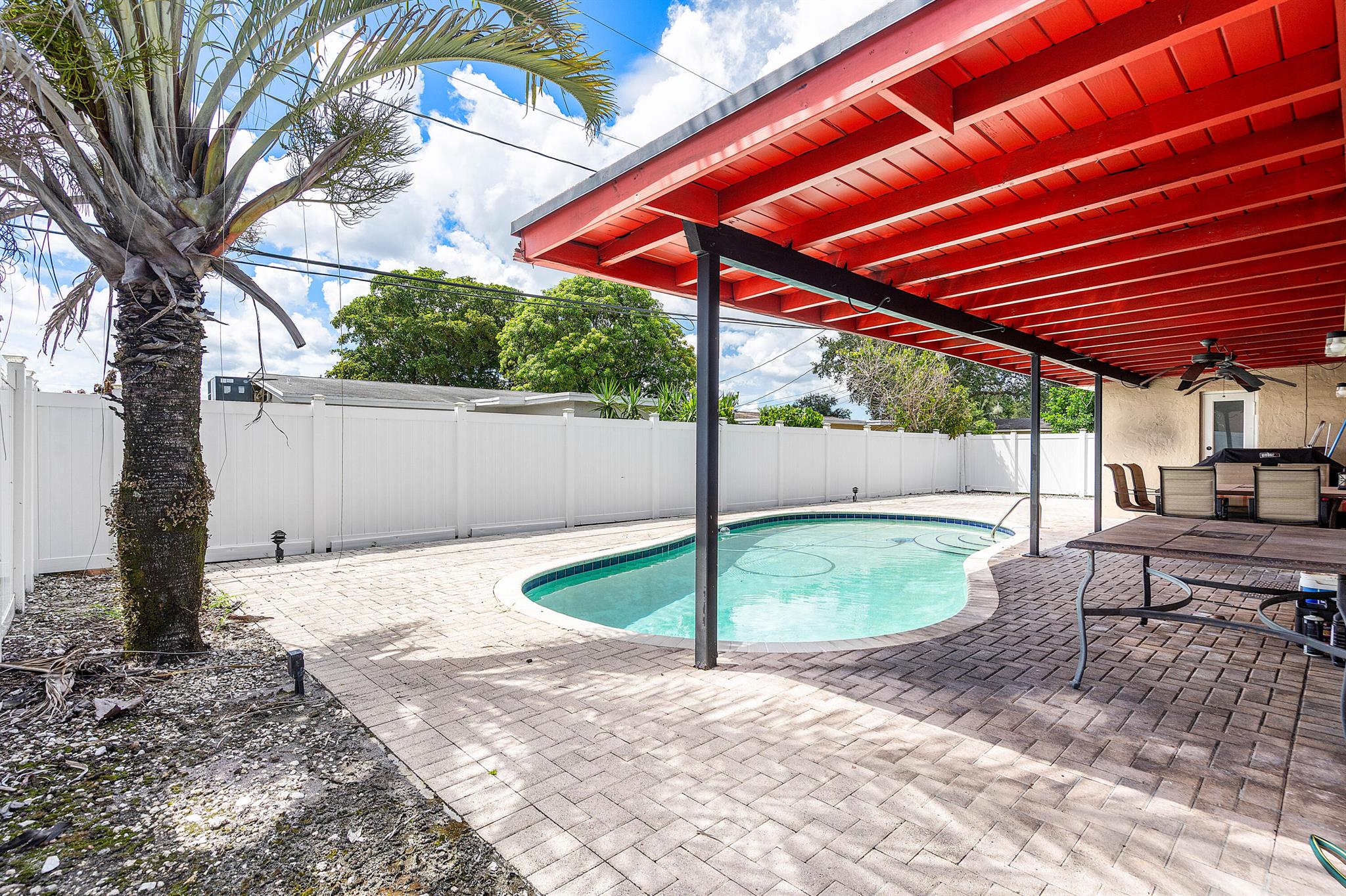 SILVER LAKE - Residential