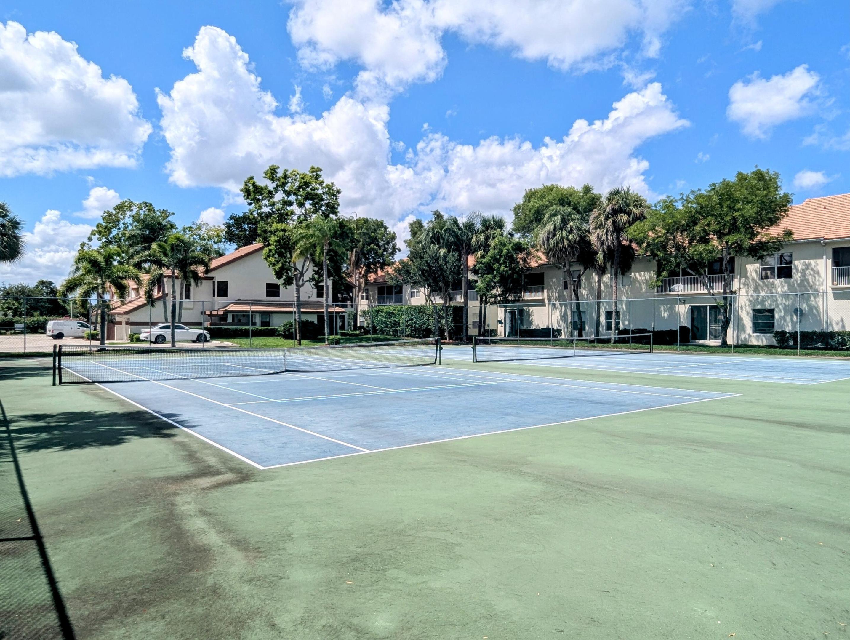 SHORES AT WELLINGTON II CONDO - Residential
