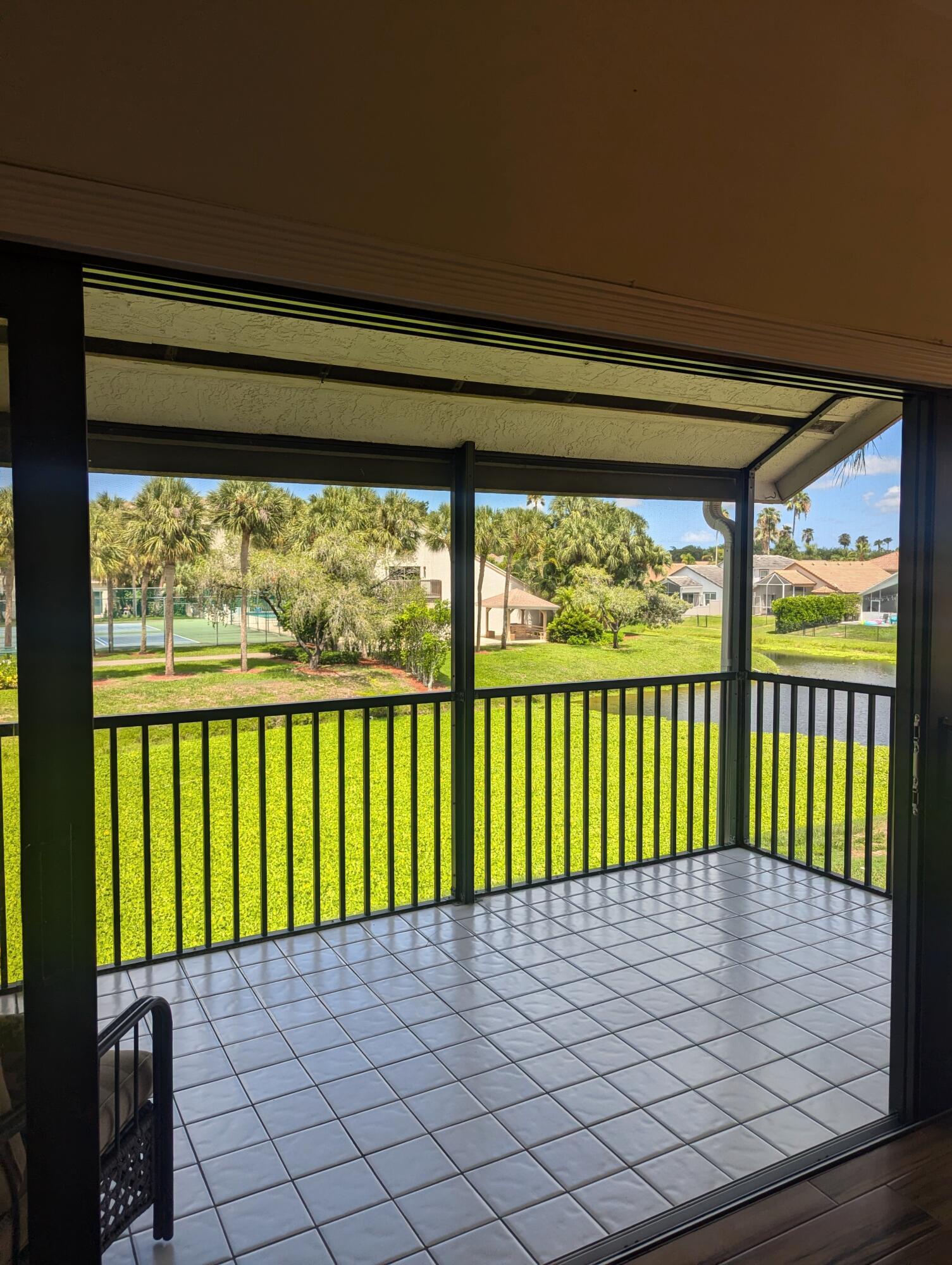 SHORES AT WELLINGTON II CONDO - Residential