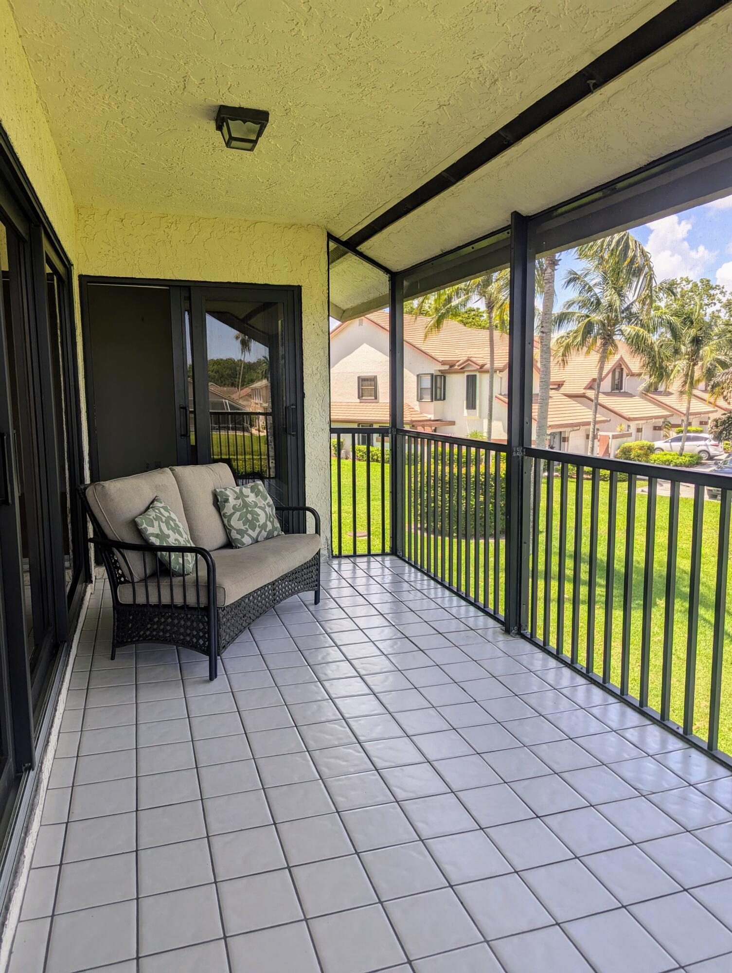 SHORES AT WELLINGTON II CONDO - Residential