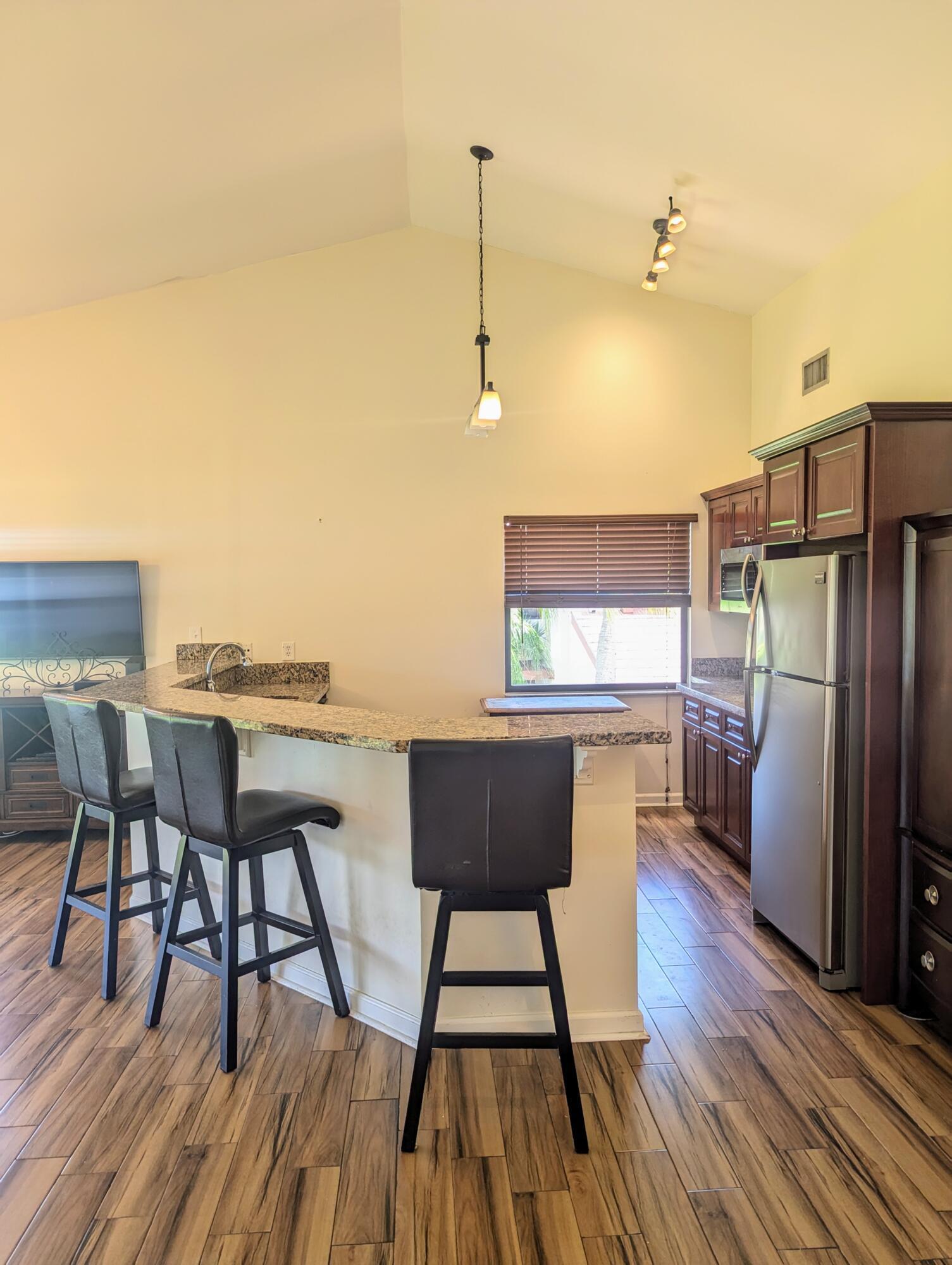 SHORES AT WELLINGTON II CONDO - Residential