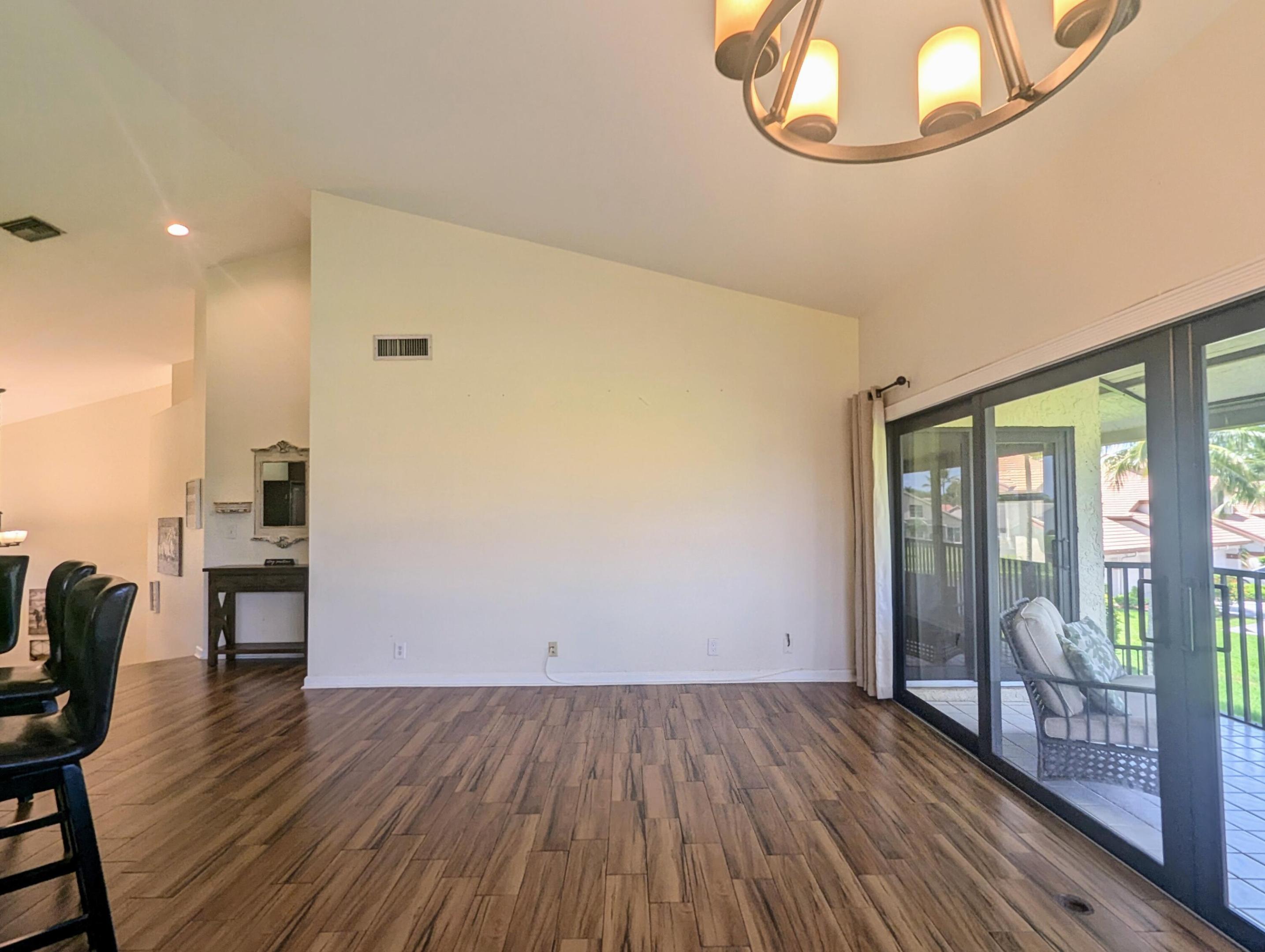 SHORES AT WELLINGTON II CONDO - Residential