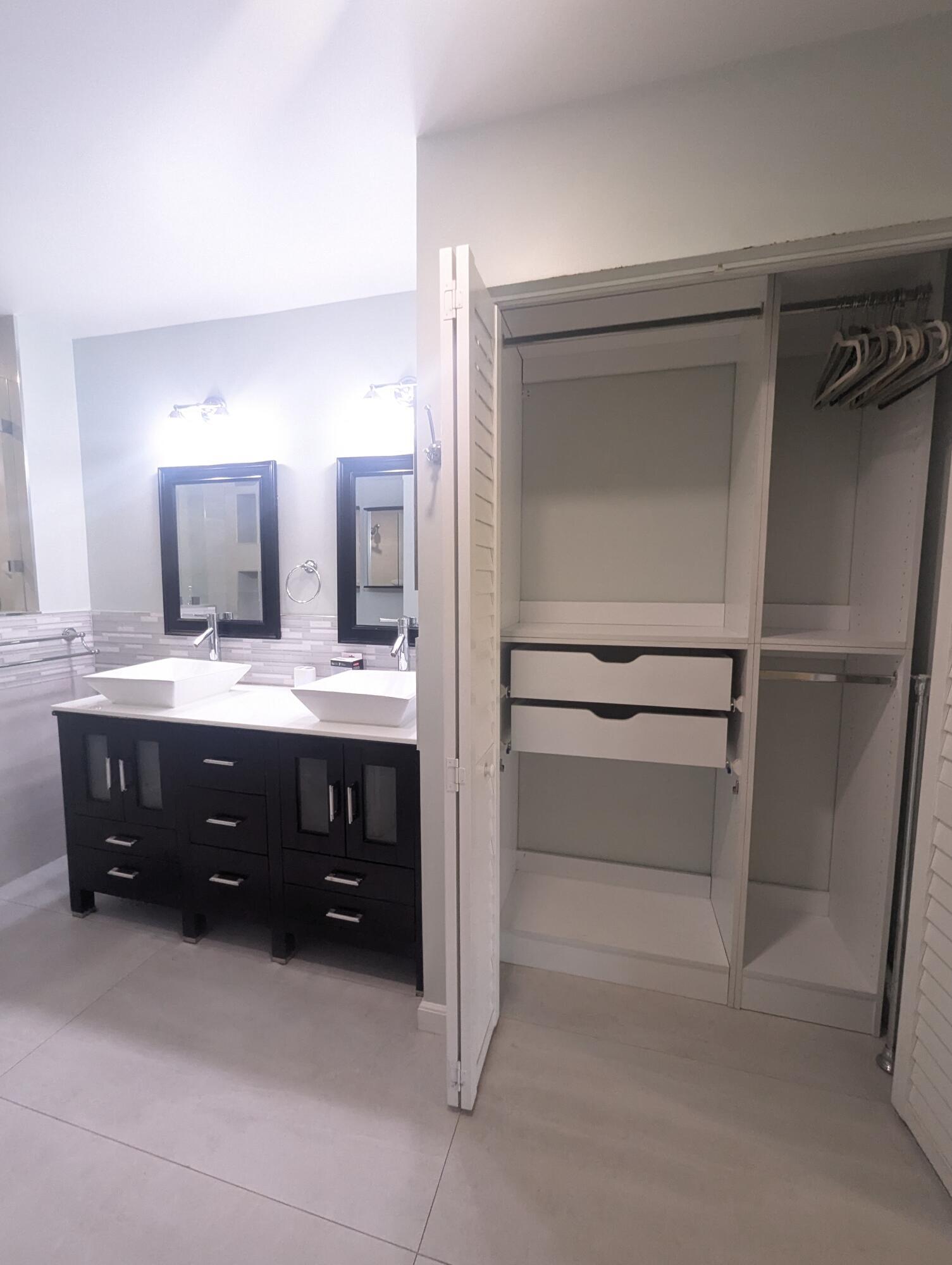 SHORES AT WELLINGTON II CONDO - Residential