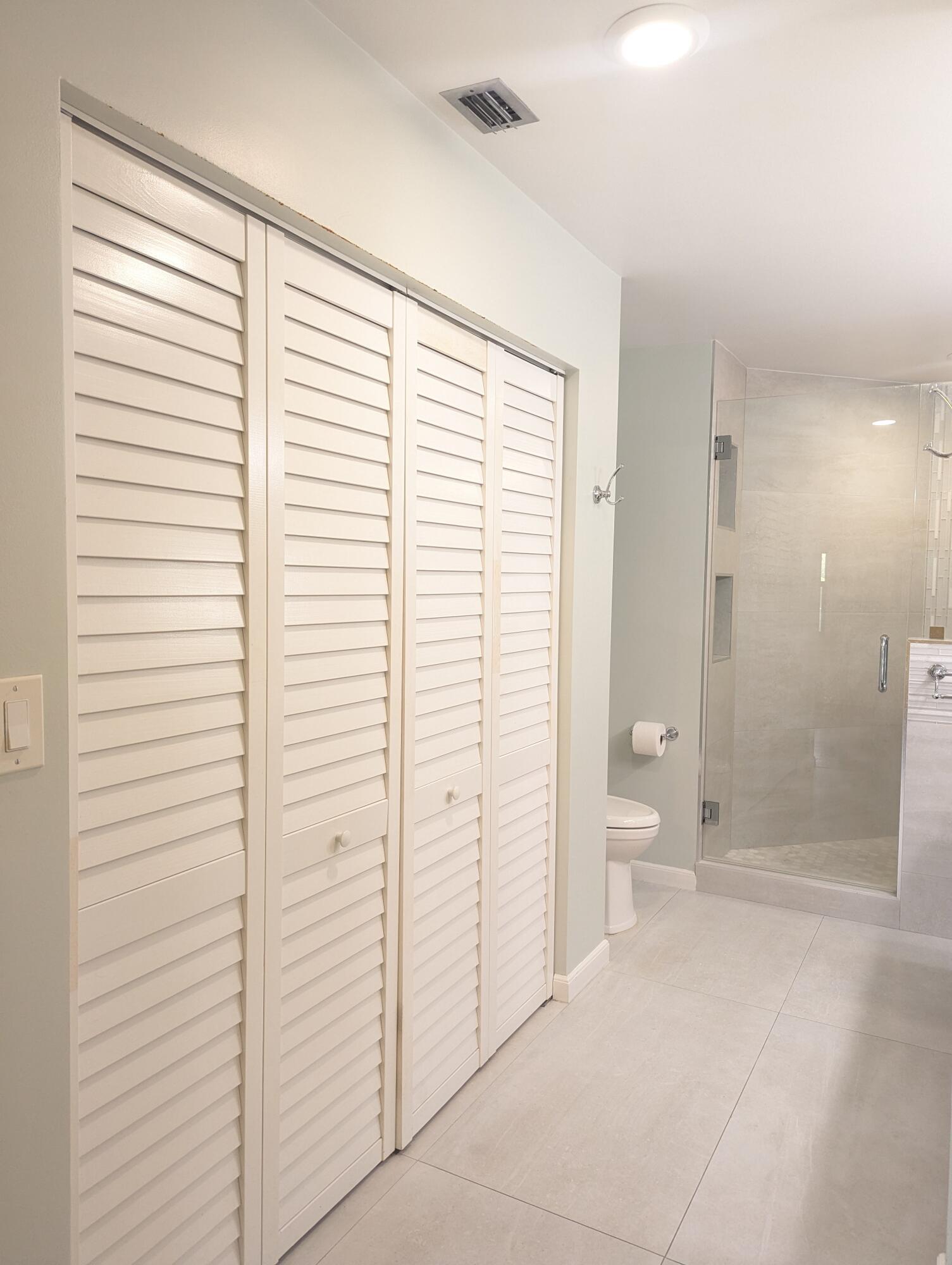 SHORES AT WELLINGTON II CONDO - Residential