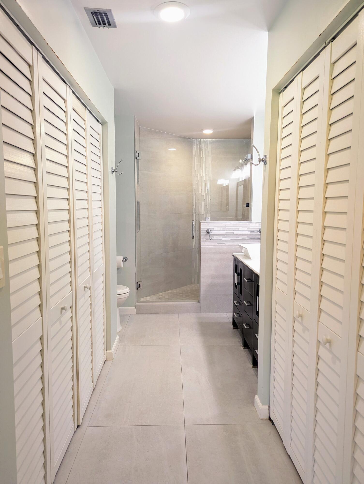 SHORES AT WELLINGTON II CONDO - Residential