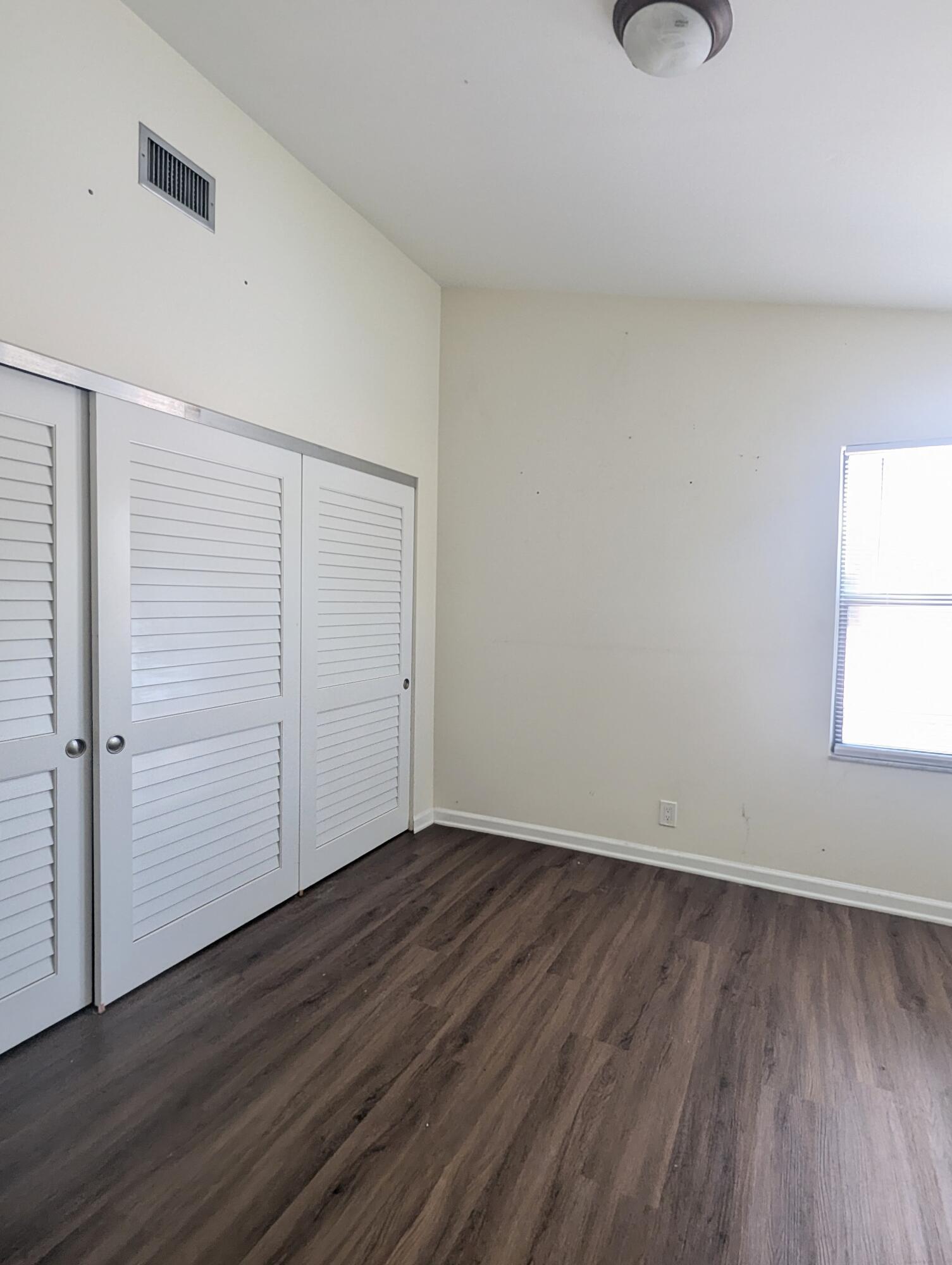 SHORES AT WELLINGTON II CONDO - Residential