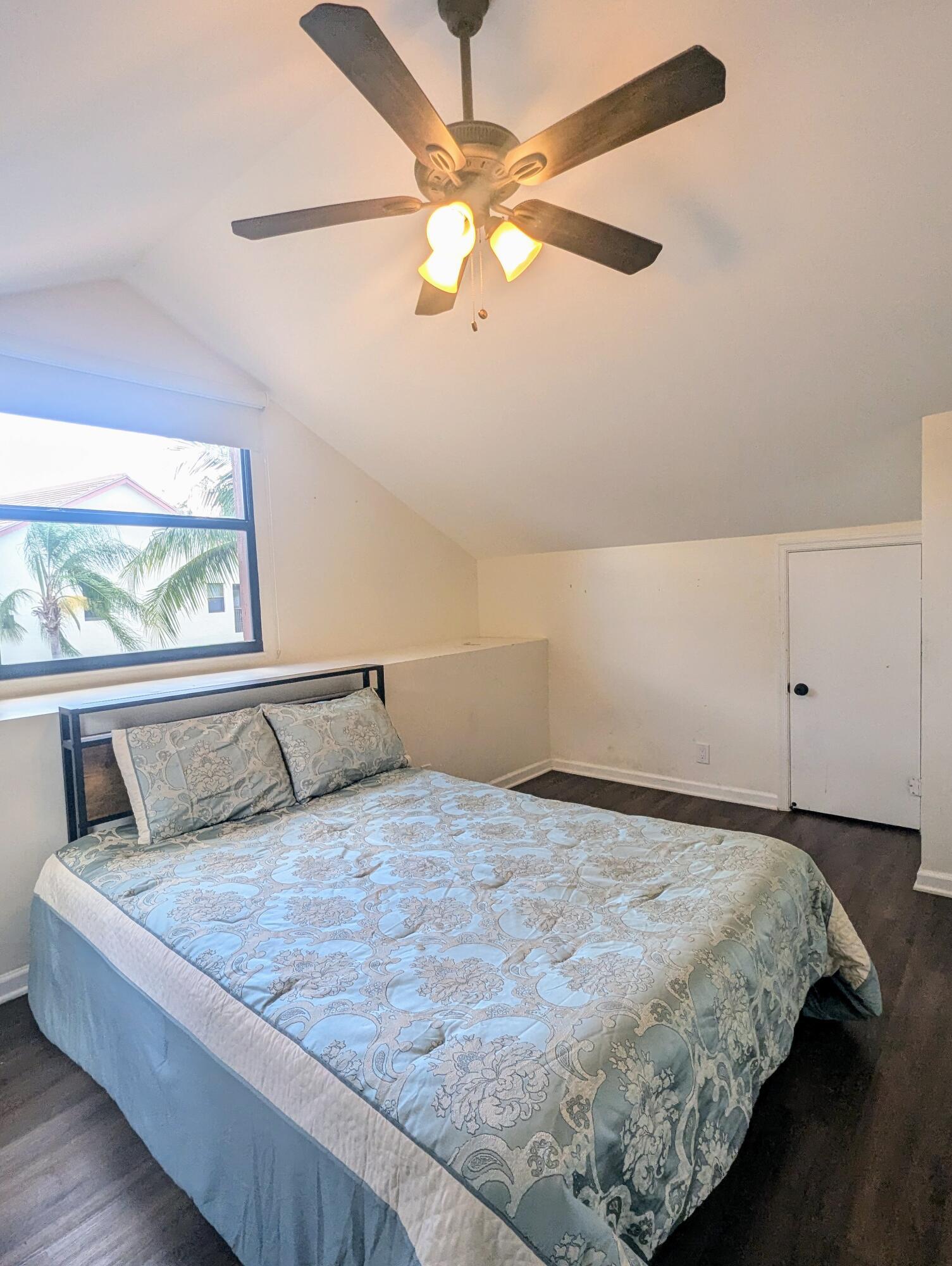SHORES AT WELLINGTON II CONDO - Residential