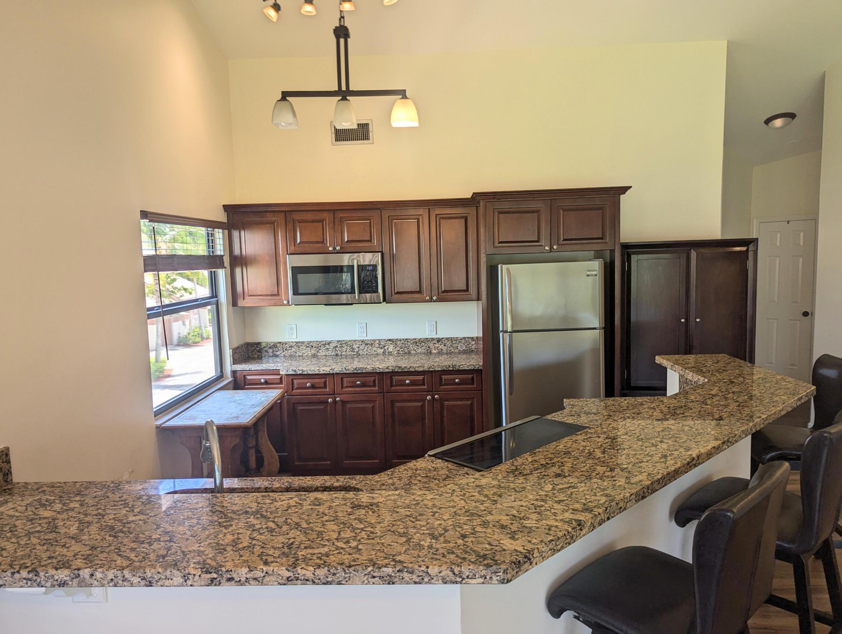 SHORES AT WELLINGTON II CONDO - Residential