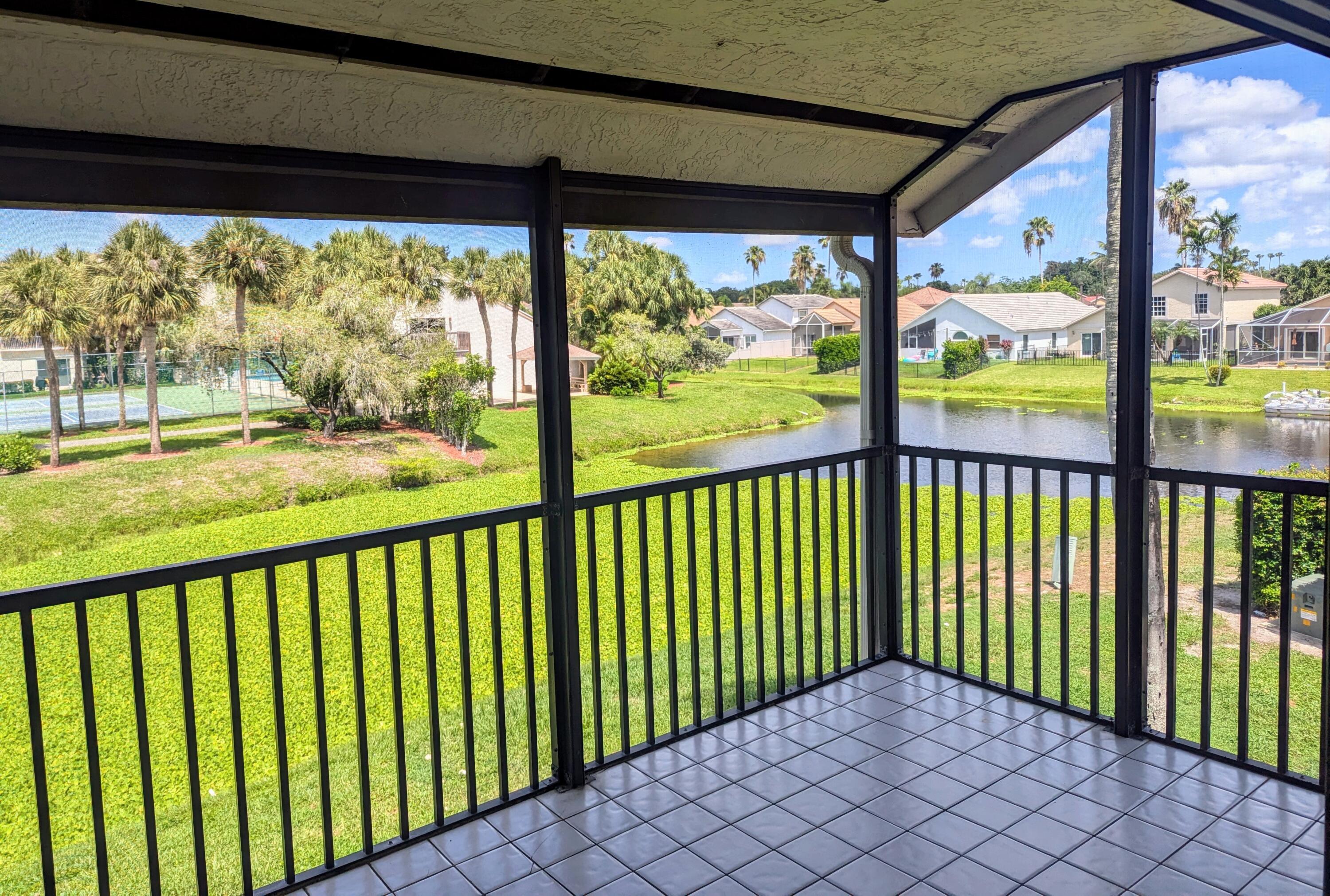 SHORES AT WELLINGTON II CONDO - Residential