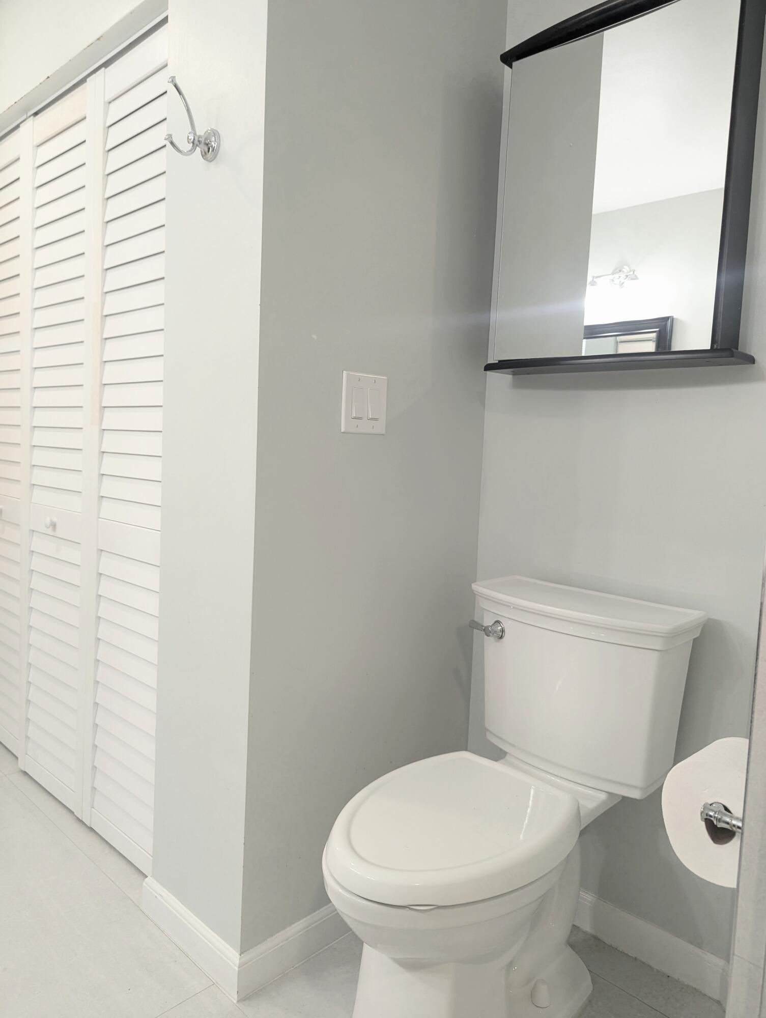 SHORES AT WELLINGTON II CONDO - Residential
