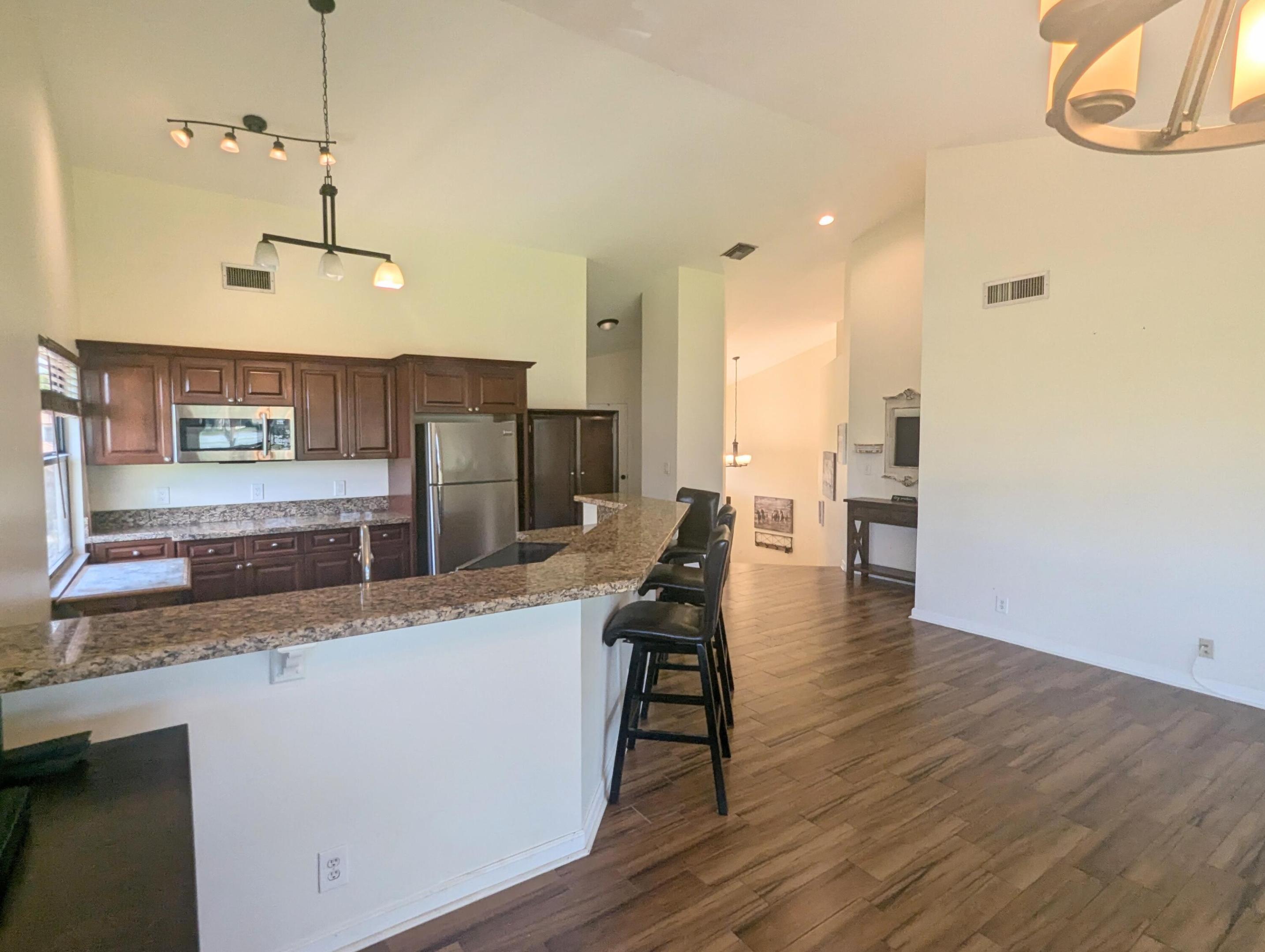 SHORES AT WELLINGTON II CONDO - Residential