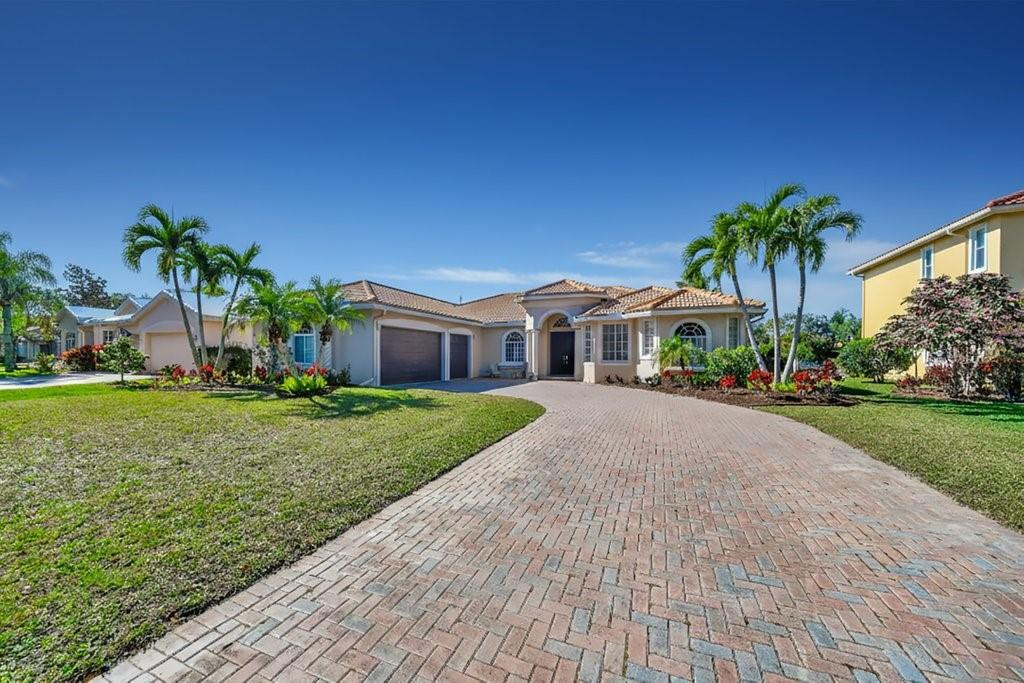 2202 SW Golden Bear Way