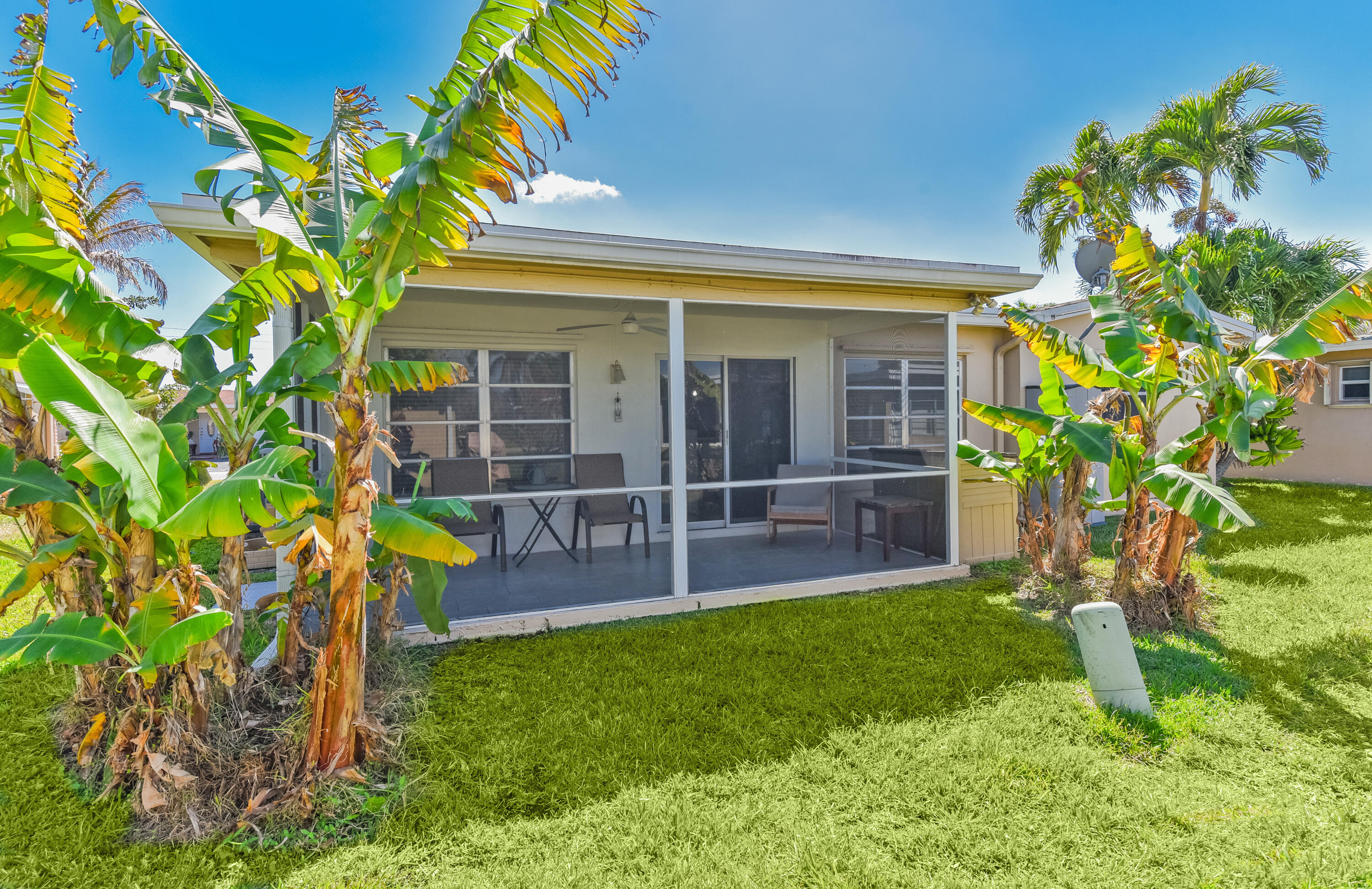 CRYSTAL LAKE - Residential