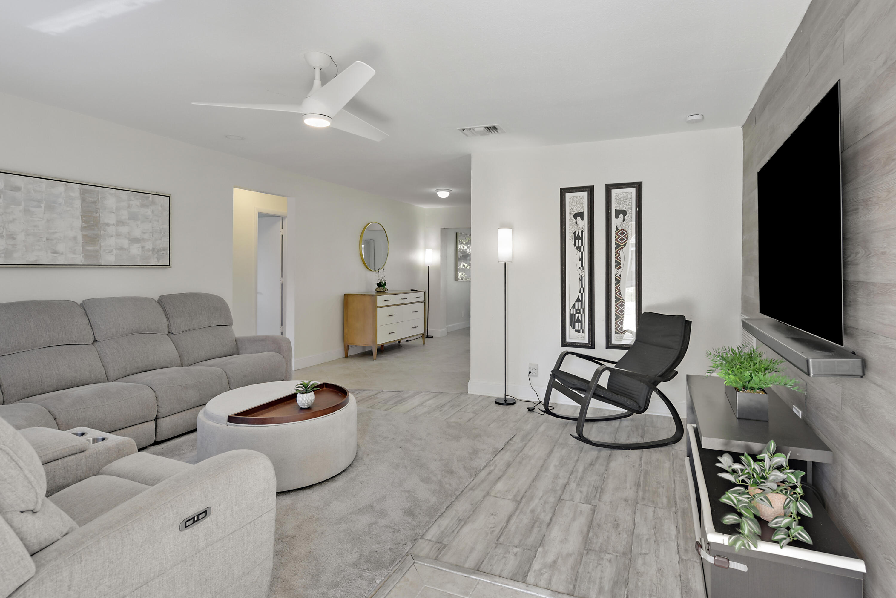 CRYSTAL LAKE - Residential