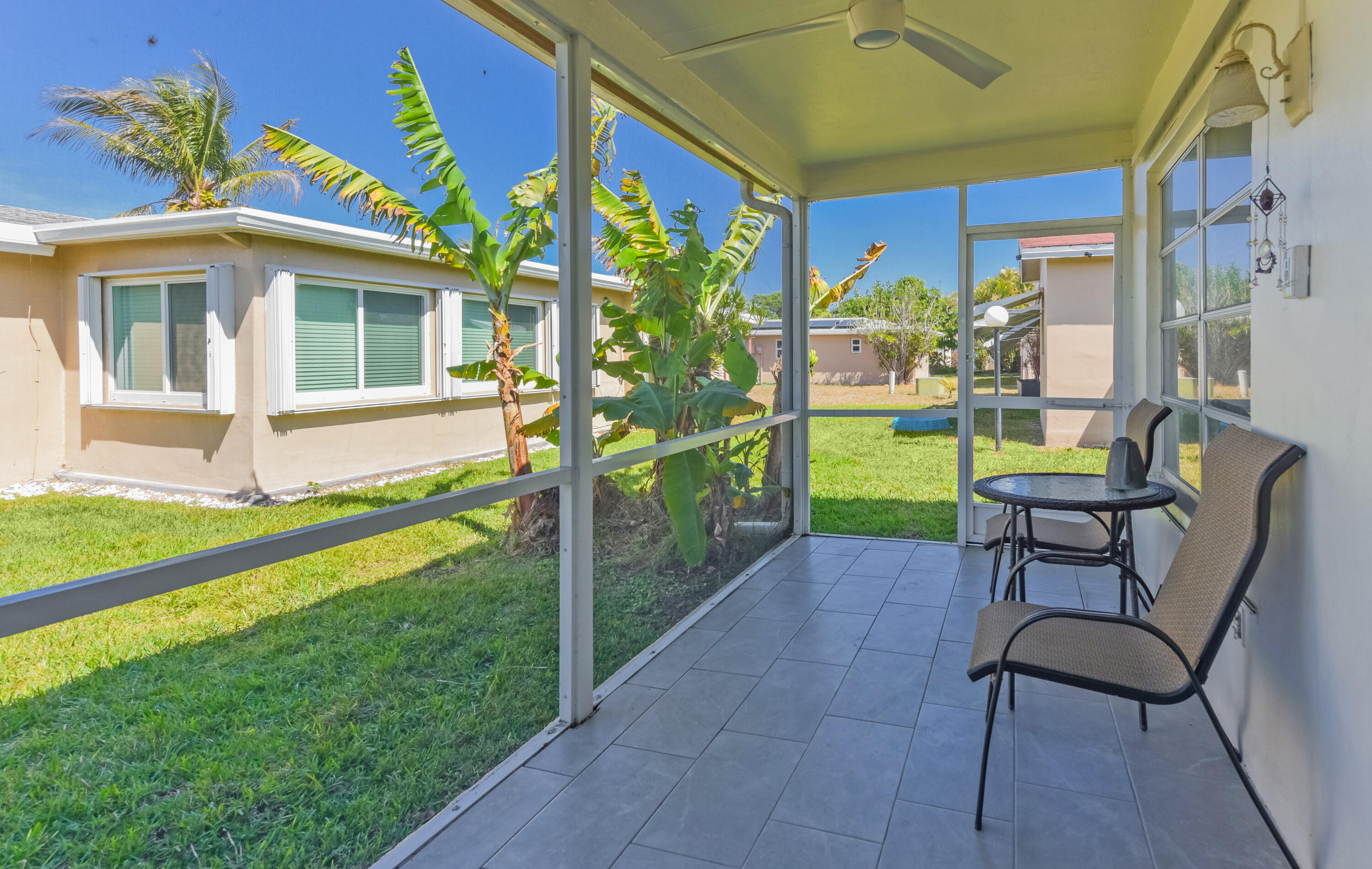 CRYSTAL LAKE - Residential