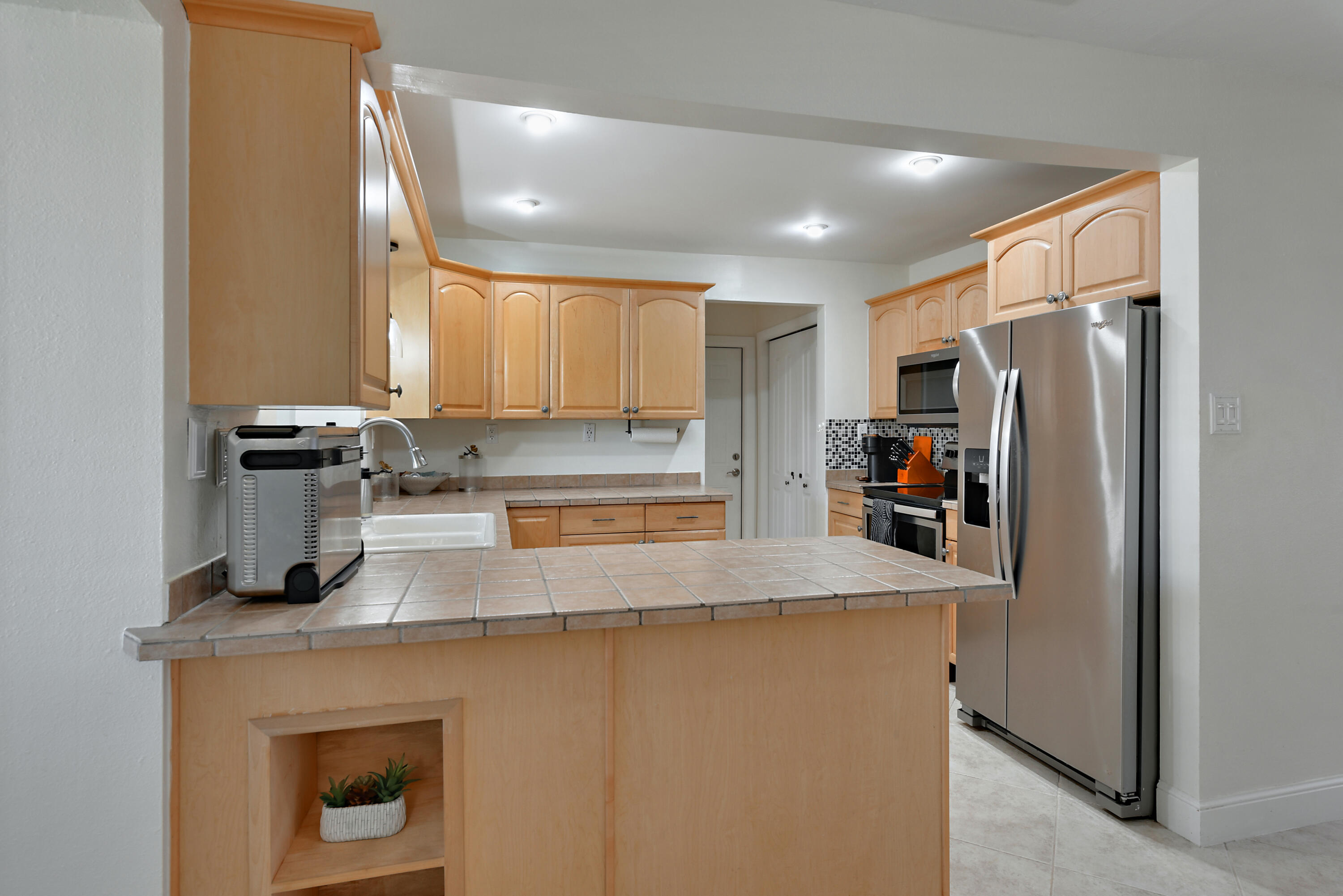 CRYSTAL LAKE - Residential