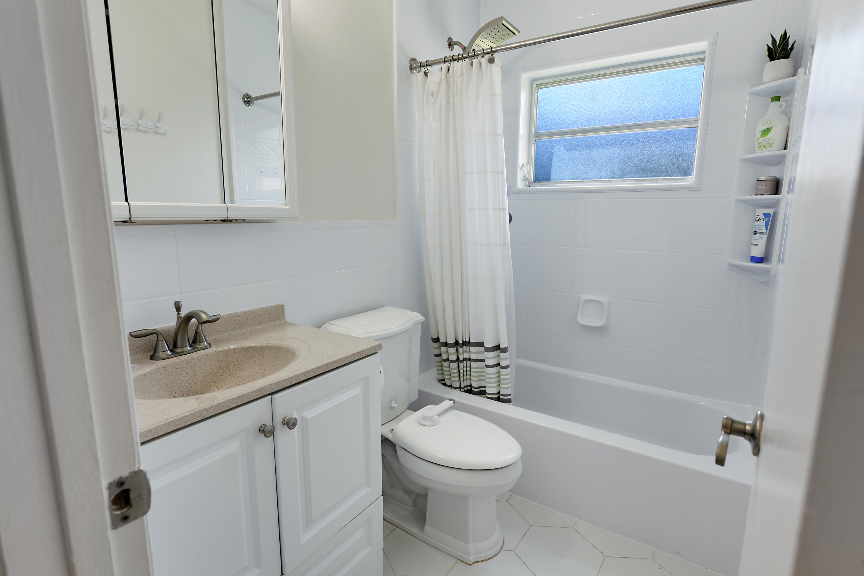 CRYSTAL LAKE - Residential