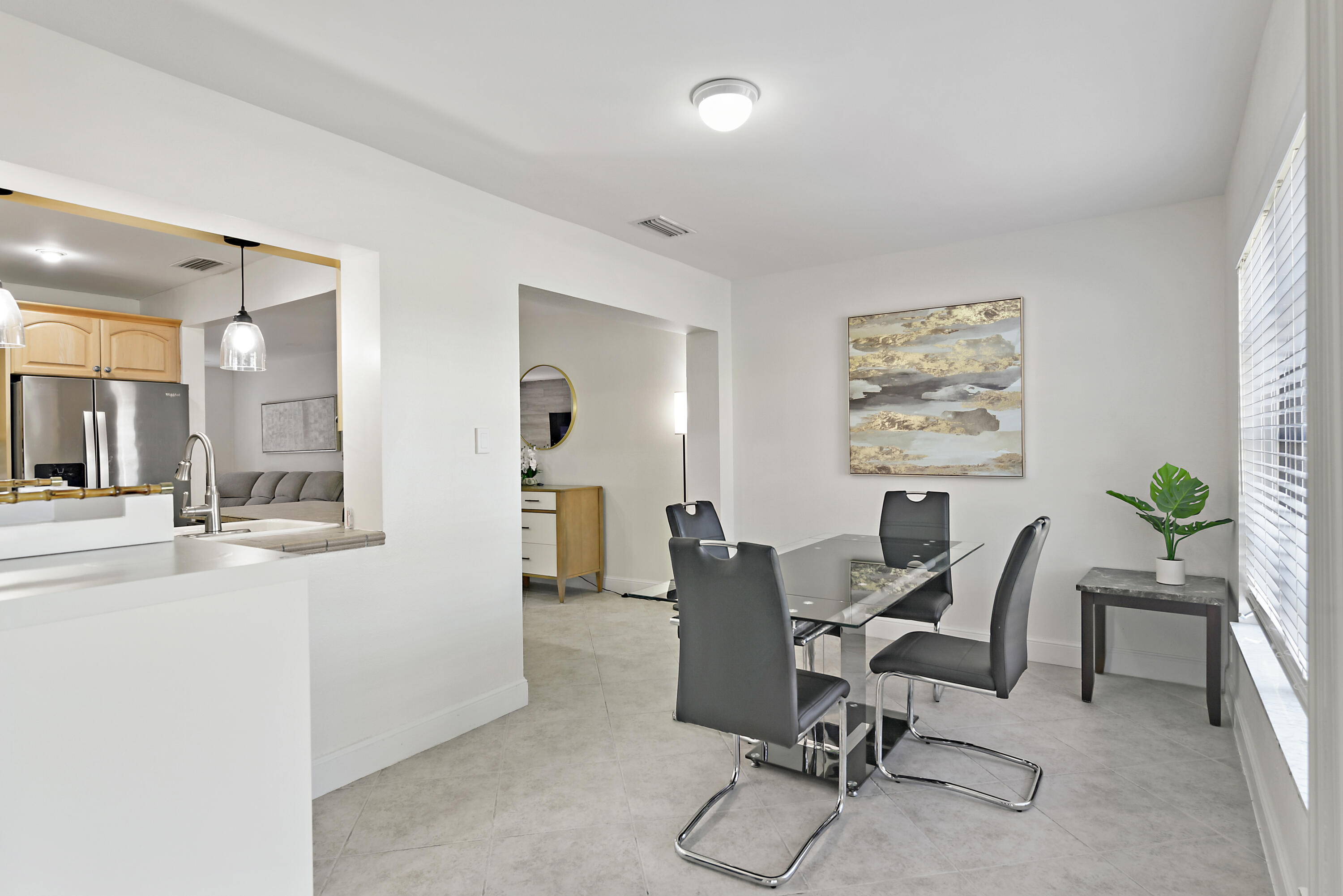 CRYSTAL LAKE - Residential