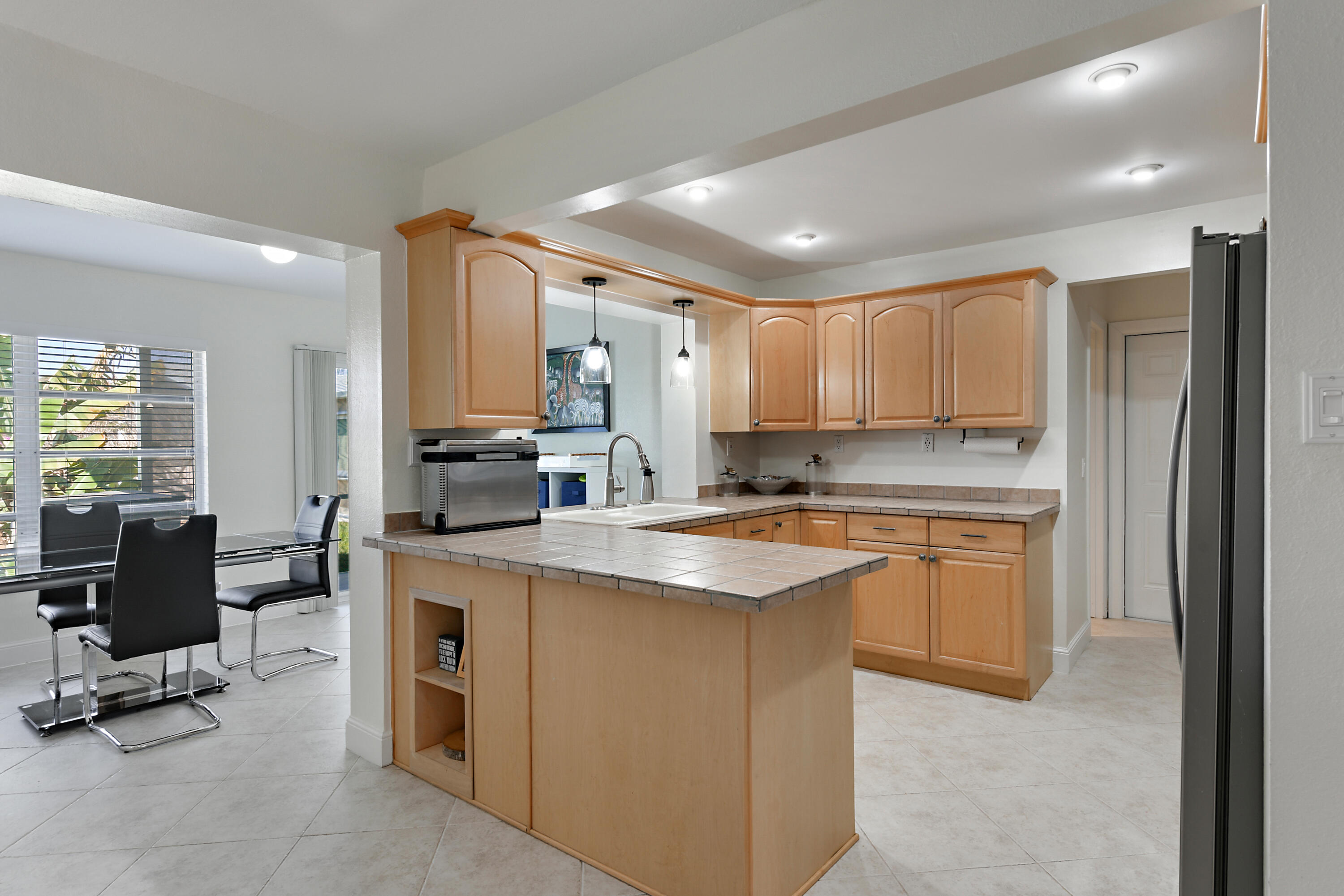 CRYSTAL LAKE - Residential