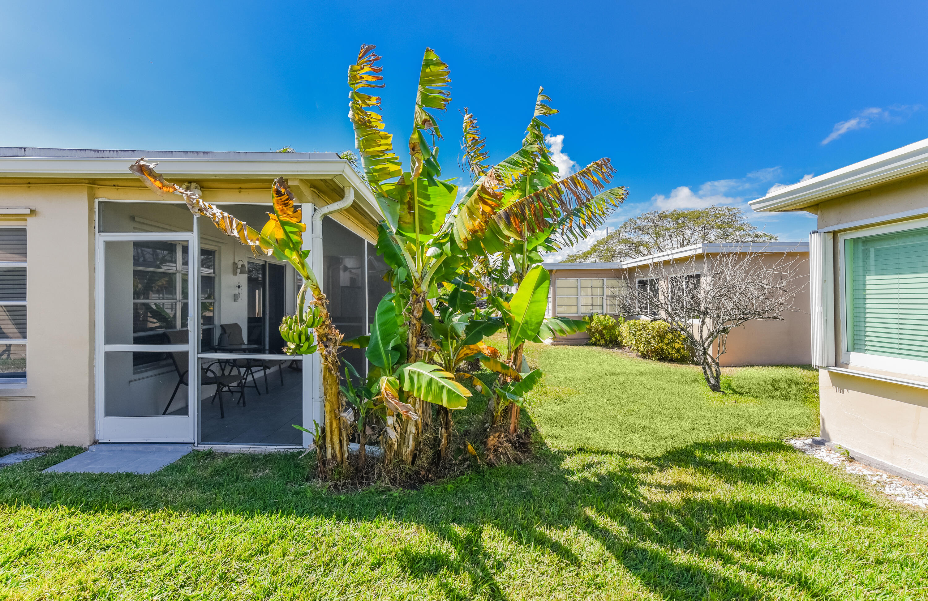 CRYSTAL LAKE - Residential