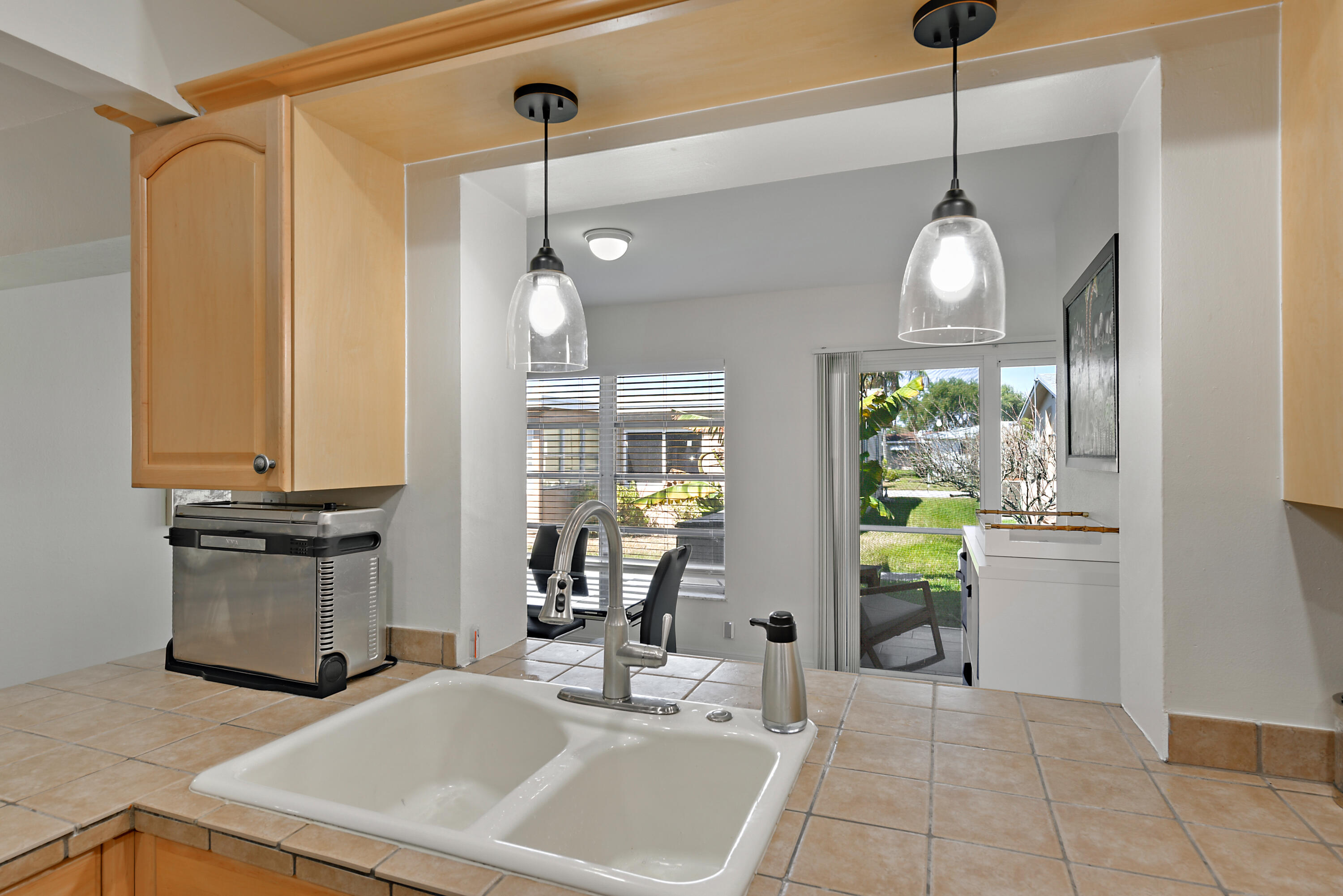 CRYSTAL LAKE - Residential