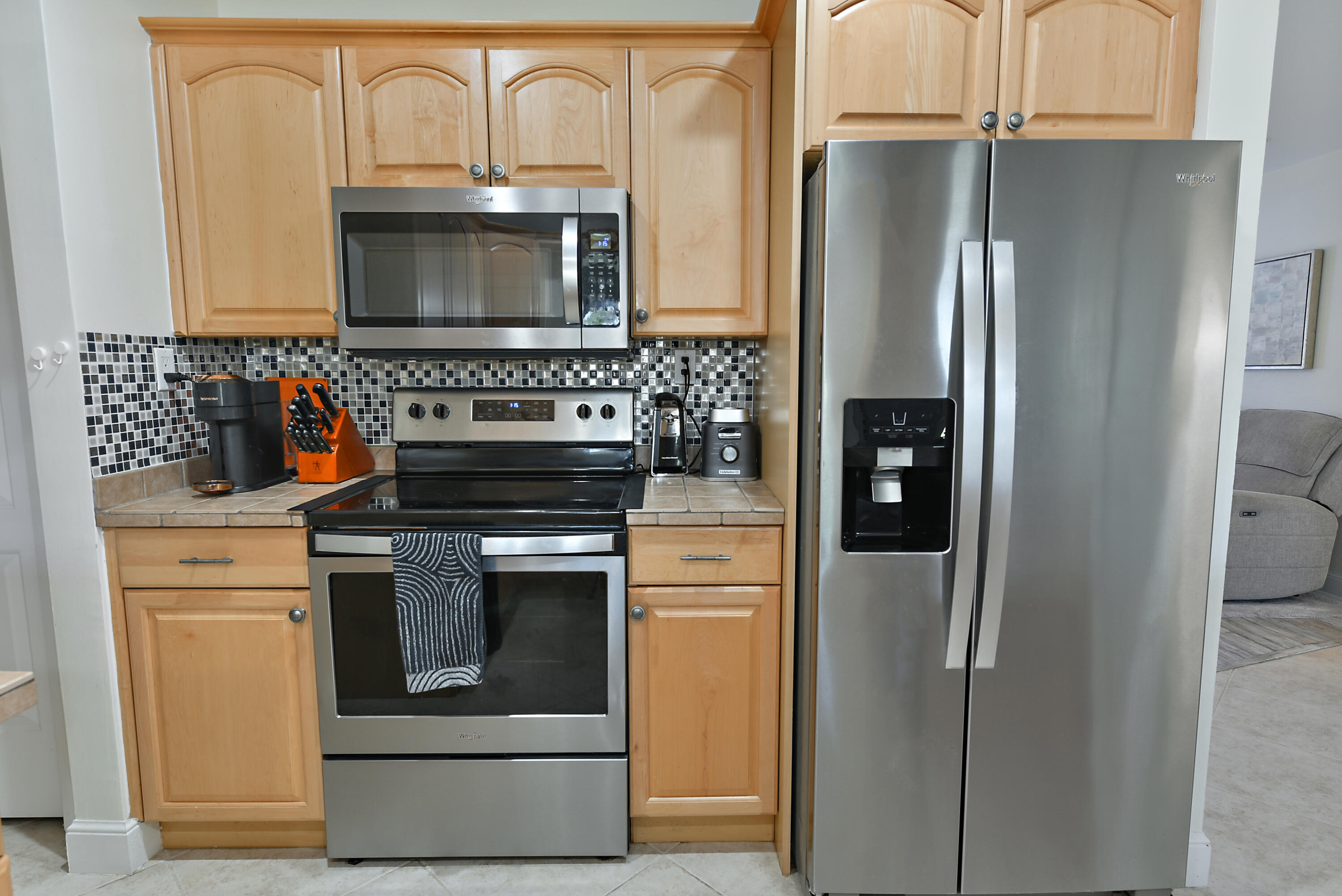 CRYSTAL LAKE - Residential