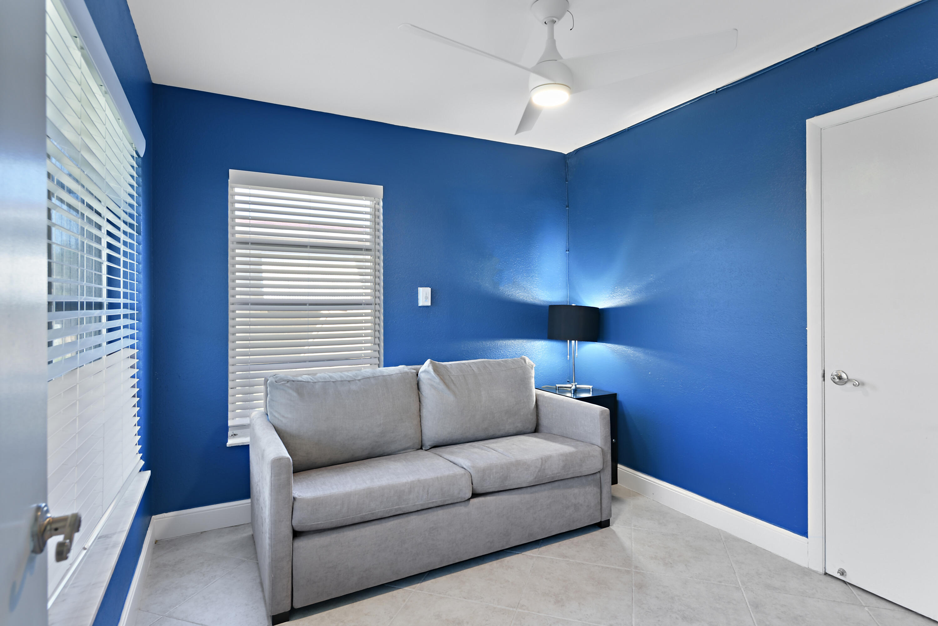 CRYSTAL LAKE - Residential