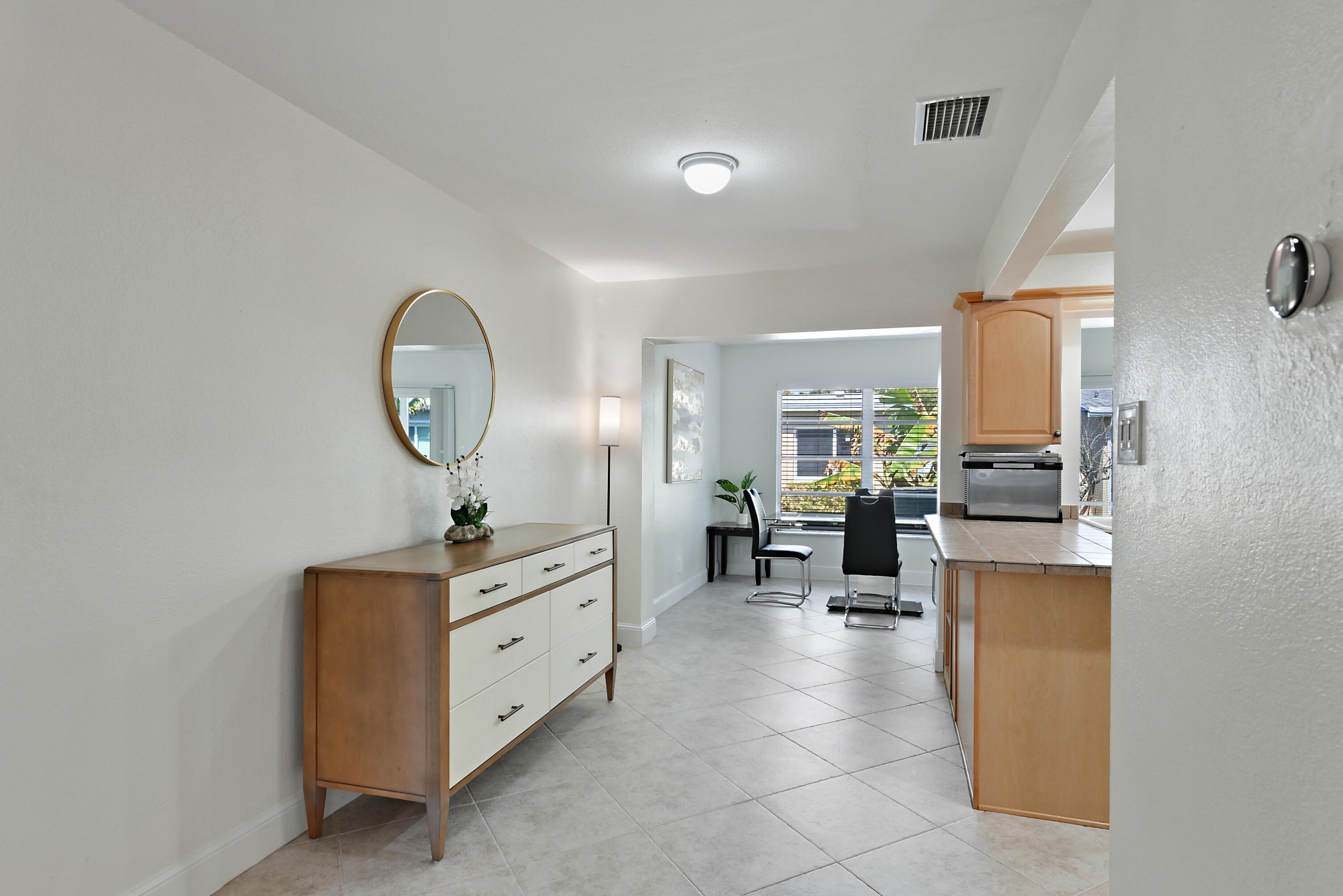 CRYSTAL LAKE - Residential