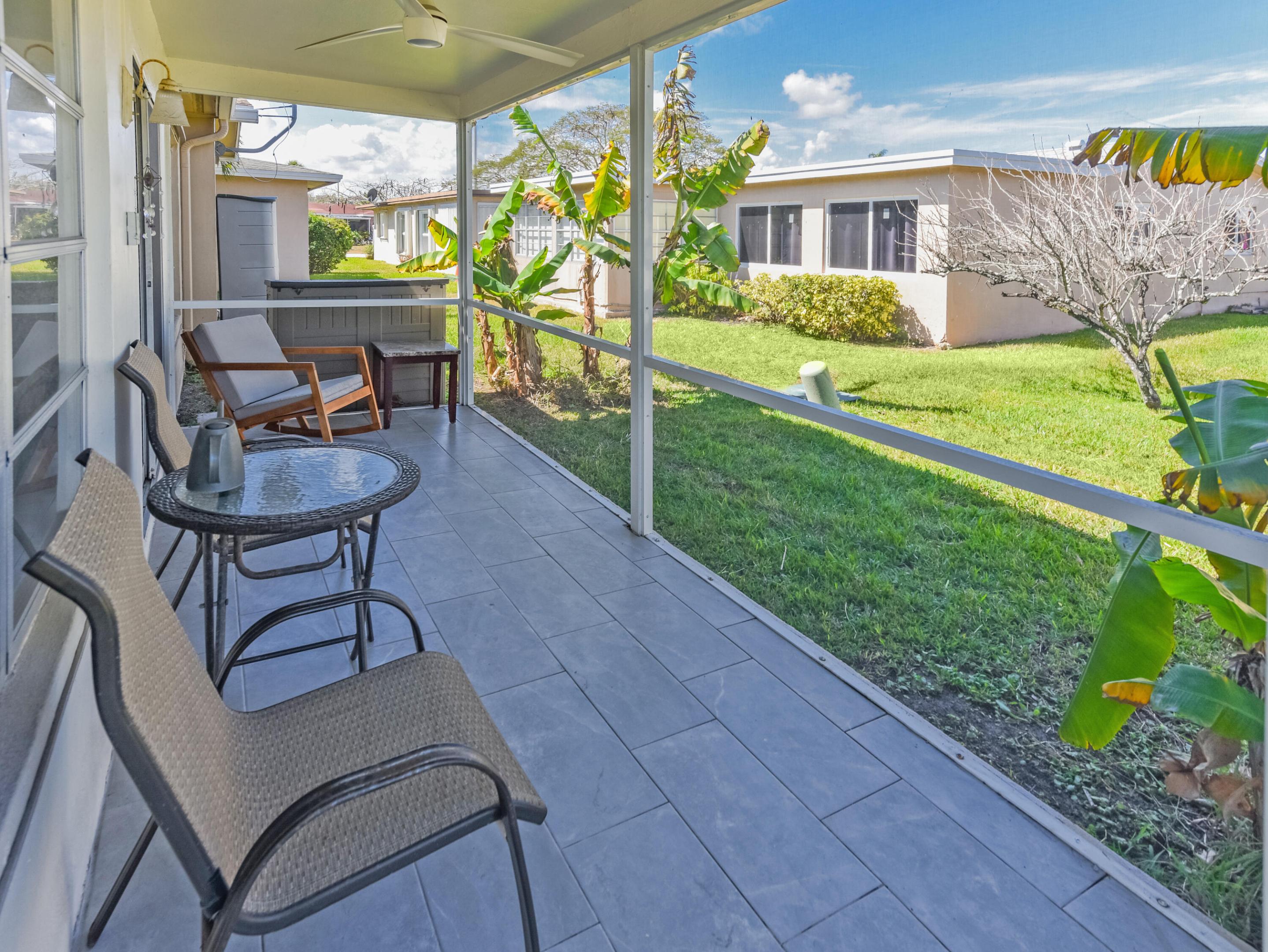 CRYSTAL LAKE - Residential