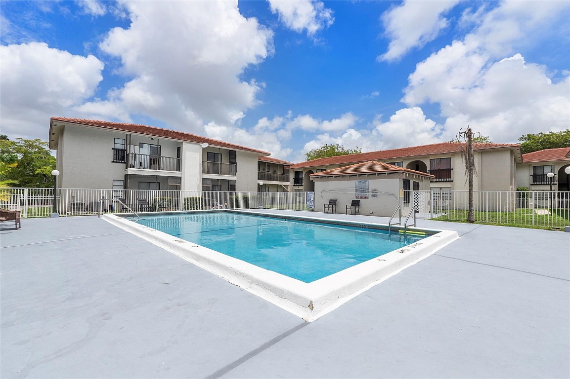 CYPRESS TRACE CONDO - Residential