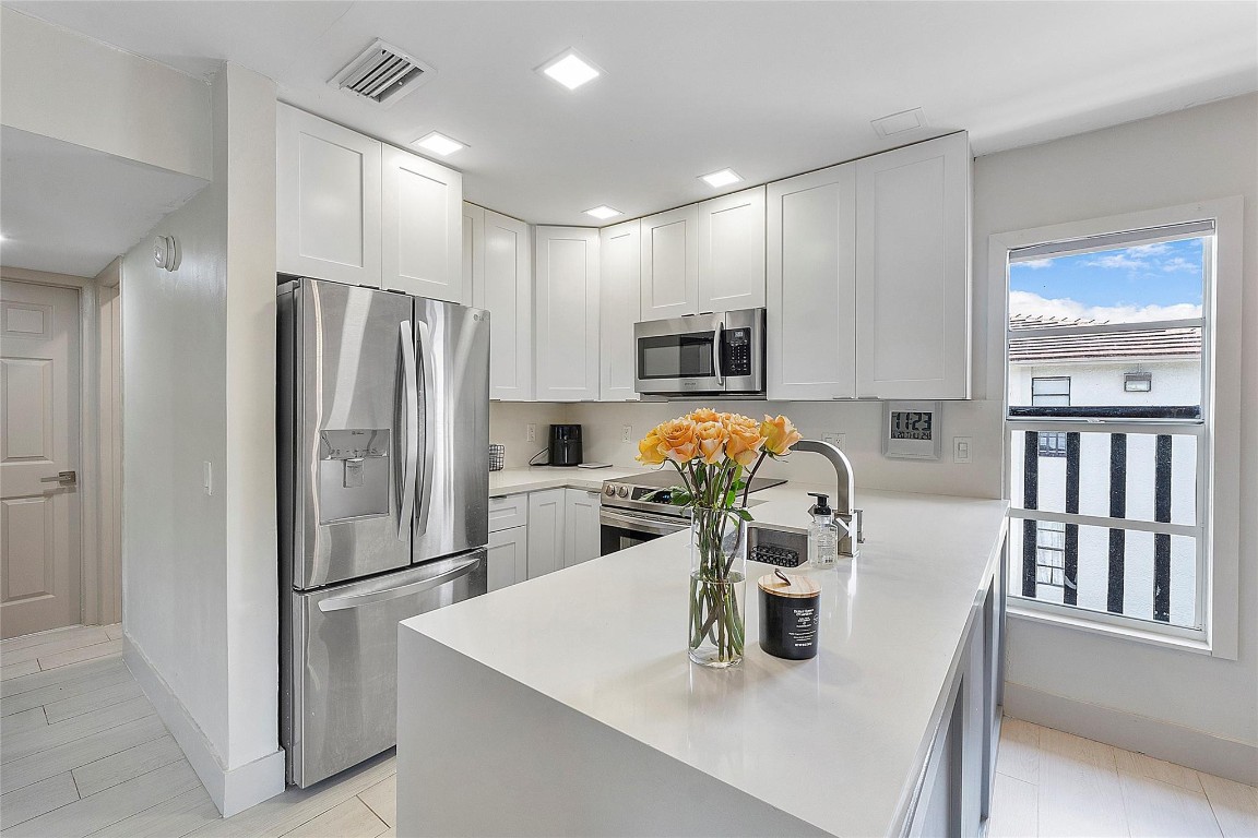 CYPRESS TRACE CONDO - Residential