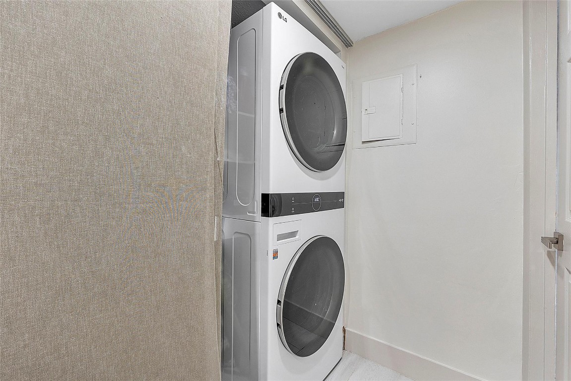 CYPRESS TRACE CONDO - Residential