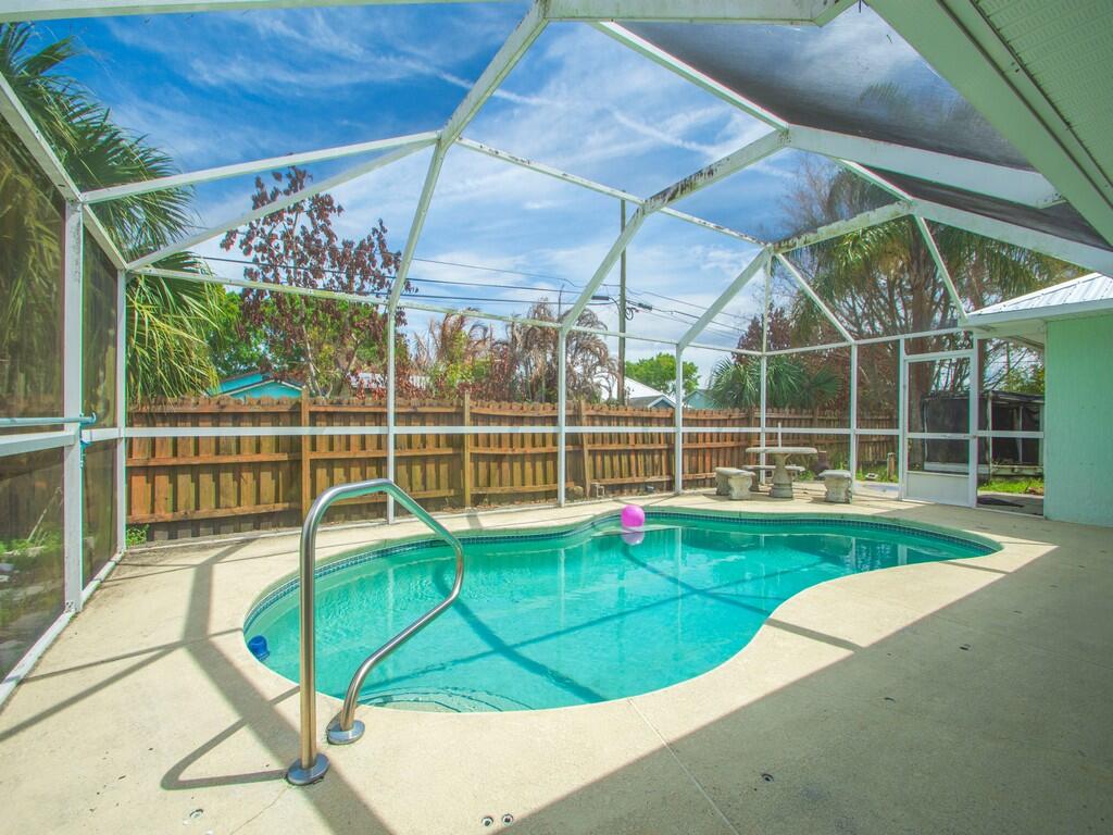 VERO LAKE ESTATES UNIT H-1 - Residential