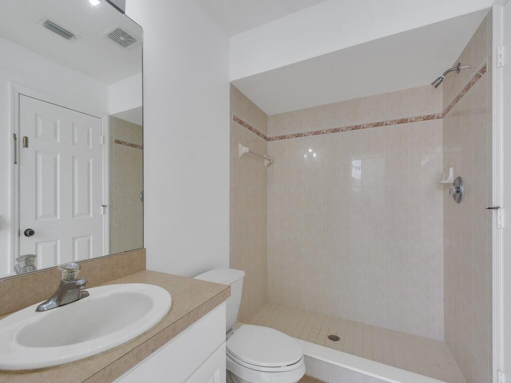 VERO LAKE ESTATES UNIT H-1 - Residential