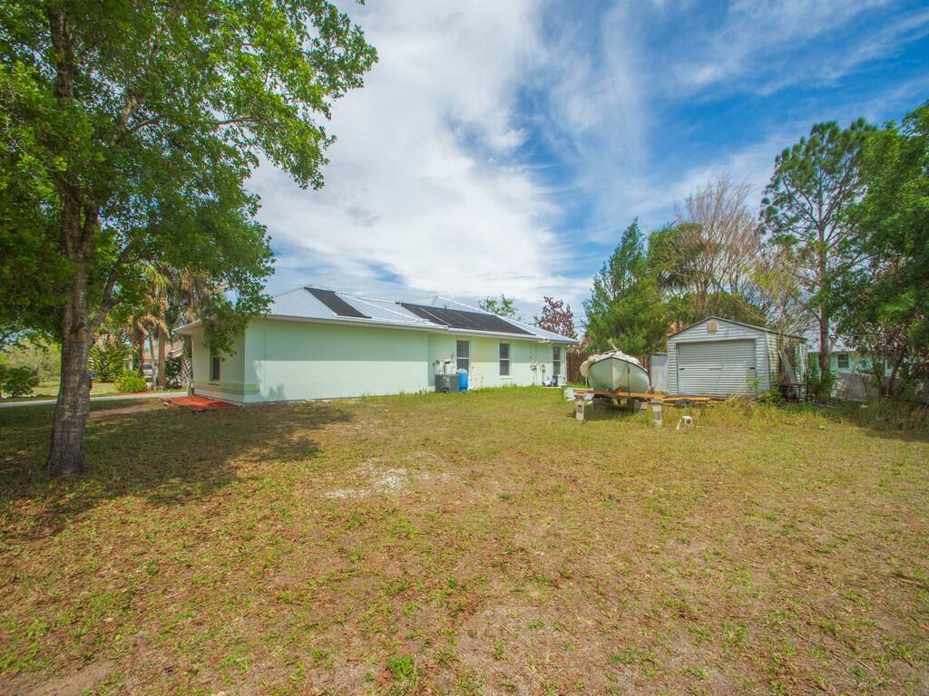 VERO LAKE ESTATES UNIT H-1 - Residential