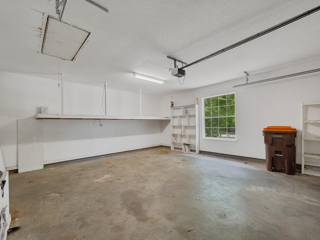 VERO LAKE ESTATES UNIT H-1 - Residential