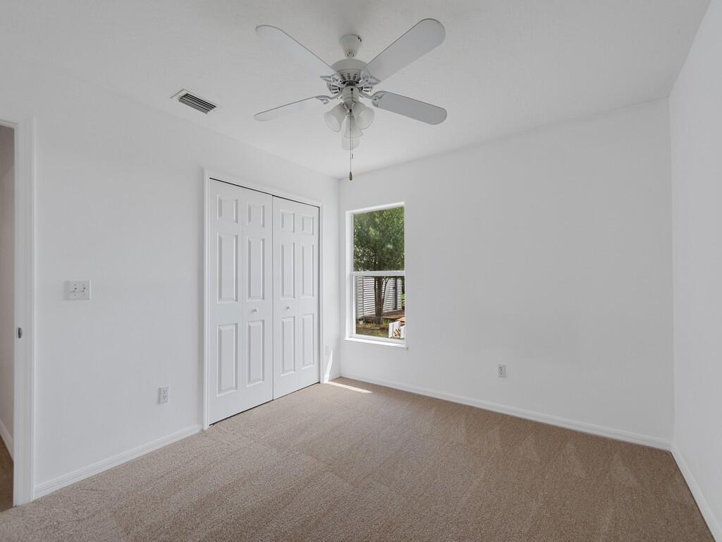 VERO LAKE ESTATES UNIT H-1 - Residential