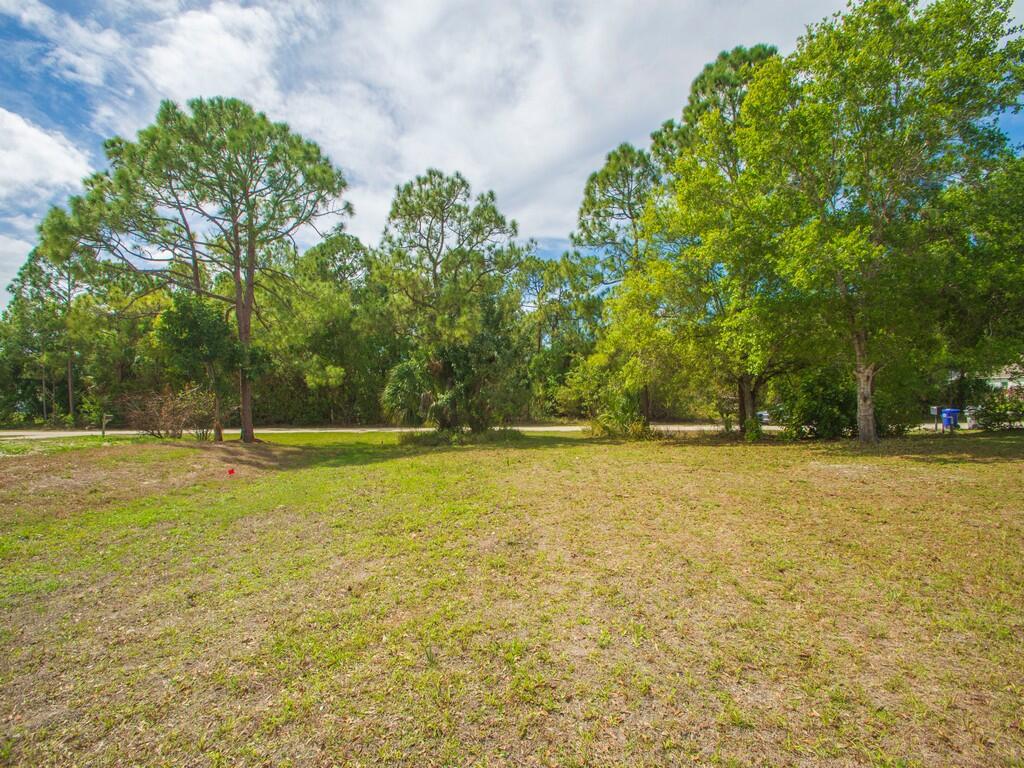 VERO LAKE ESTATES UNIT H-1 - Residential