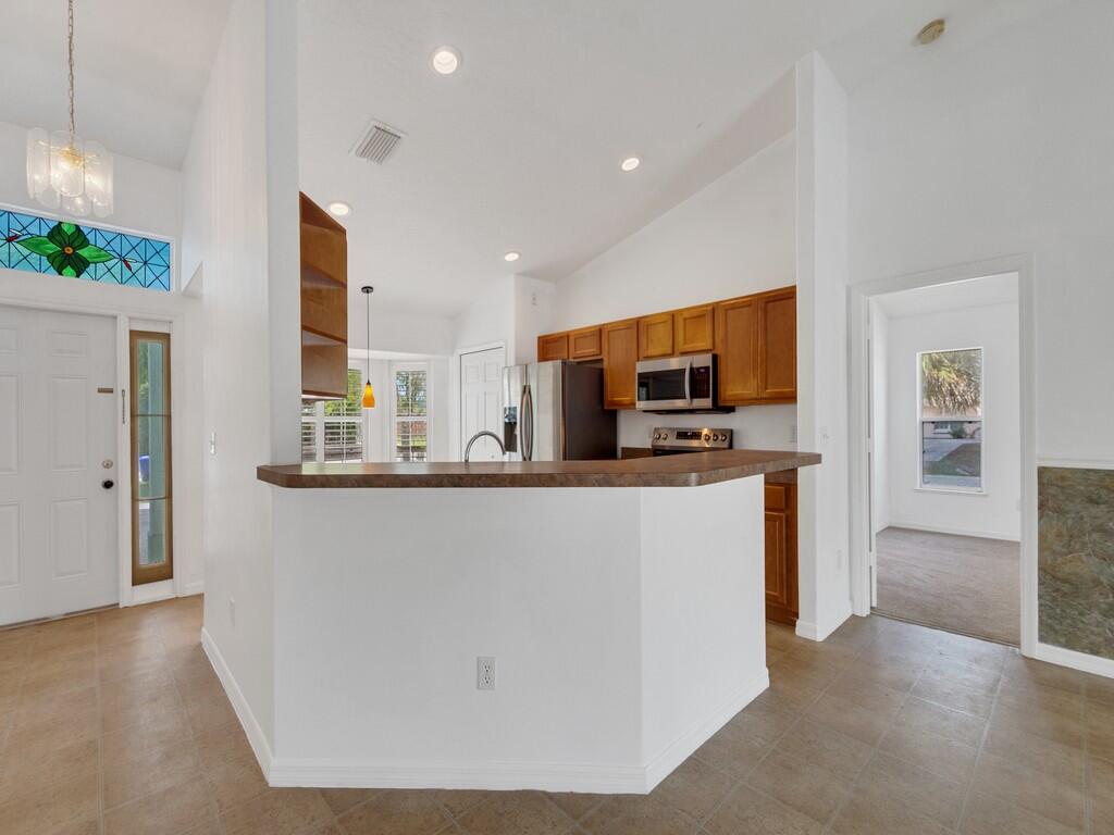 VERO LAKE ESTATES UNIT H-1 - Residential