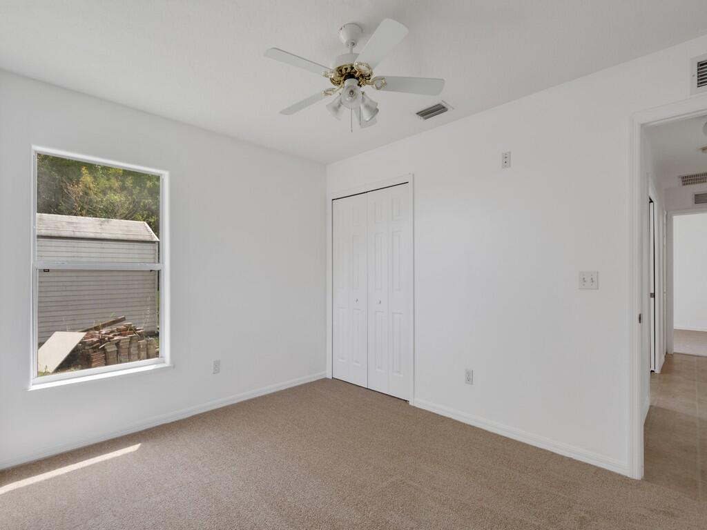 VERO LAKE ESTATES UNIT H-1 - Residential