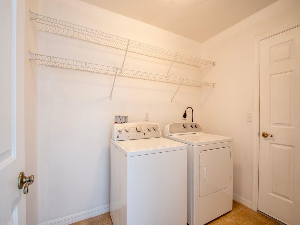 VERO LAKE ESTATES UNIT H-1 - Residential