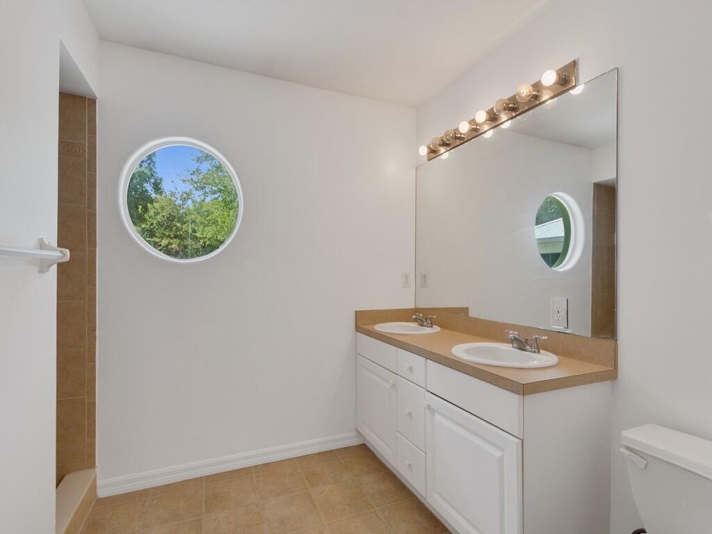 VERO LAKE ESTATES UNIT H-1 - Residential