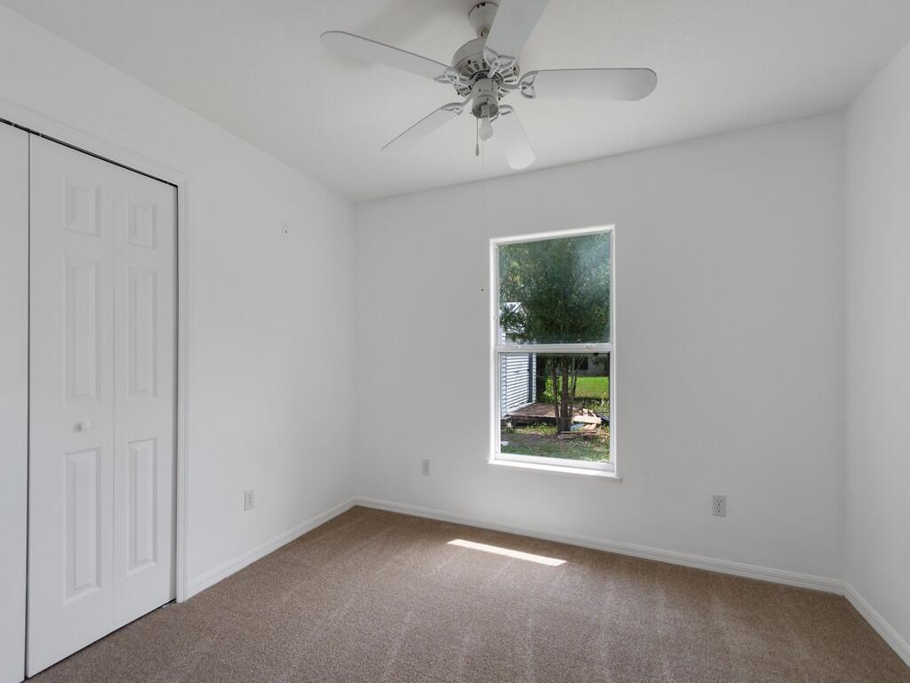 VERO LAKE ESTATES UNIT H-1 - Residential